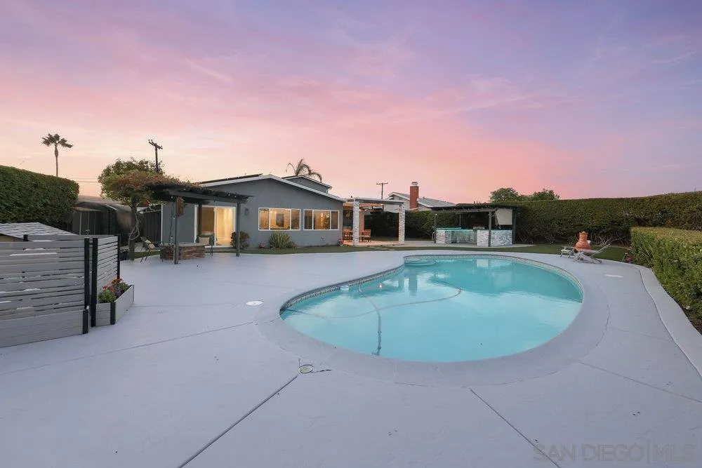 6217 Boulder Lake
