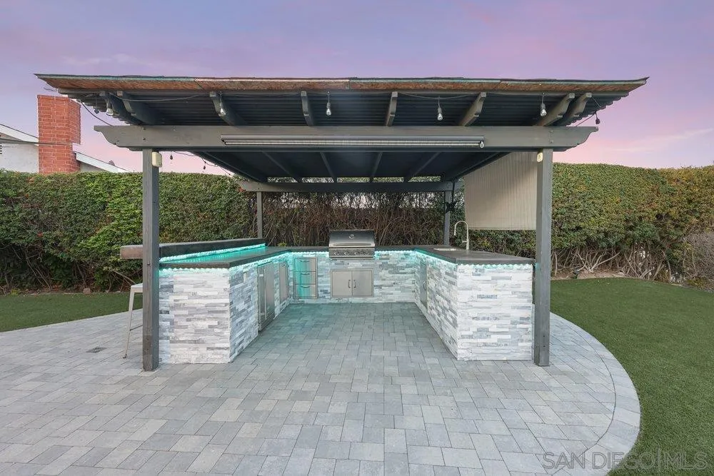 6217 Boulder Lake