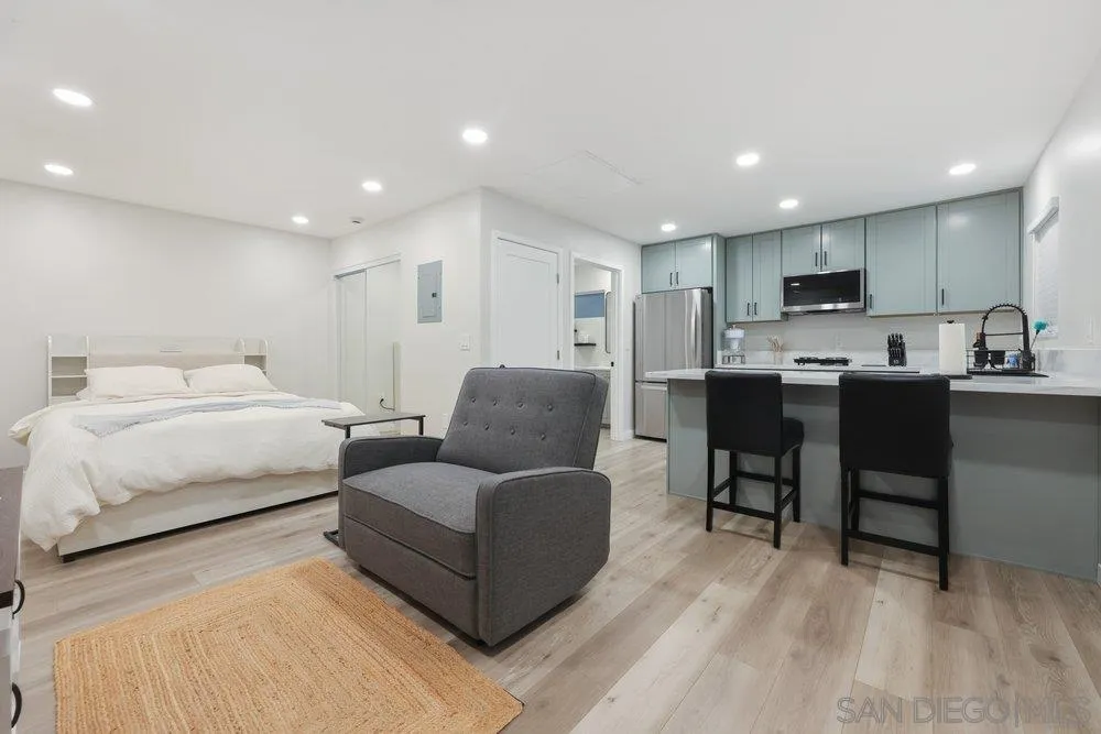 6217 Boulder Lake