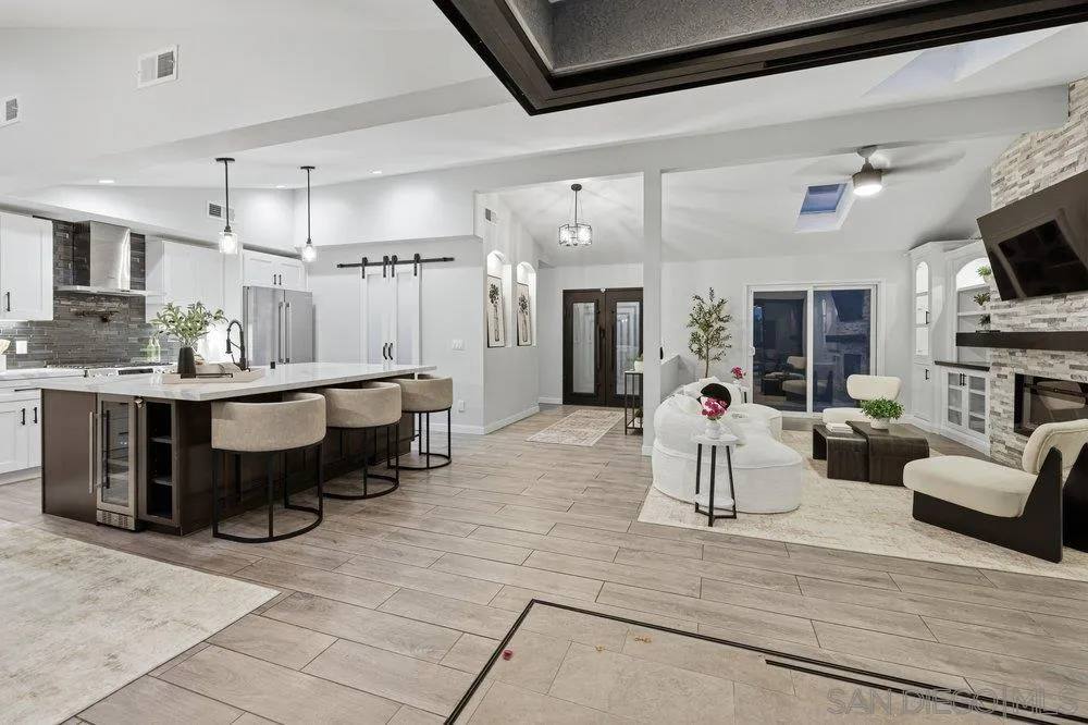 6217 Boulder Lake