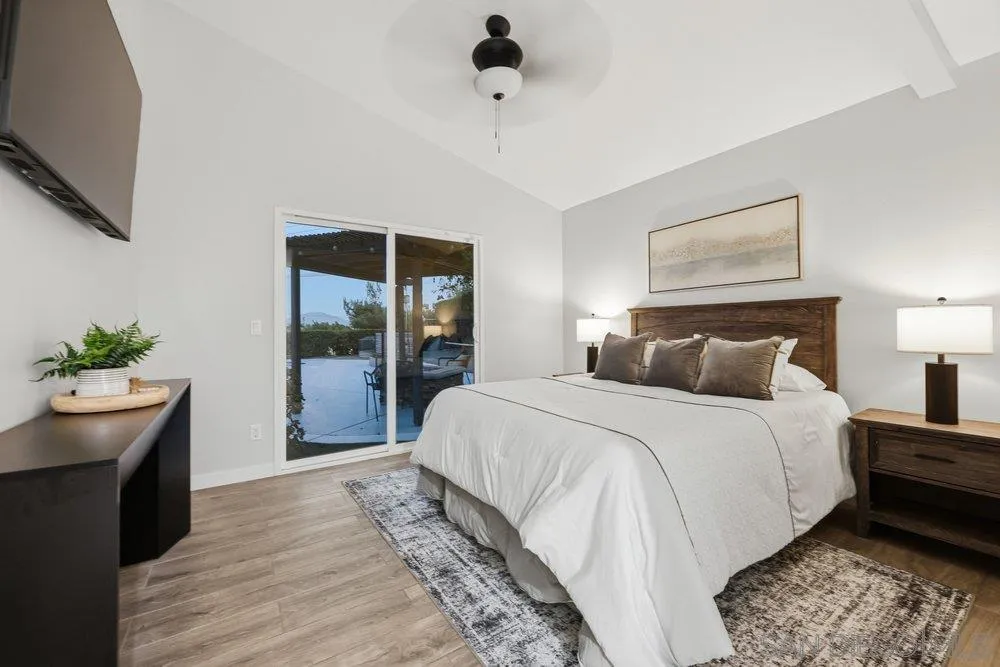 6217 Boulder Lake