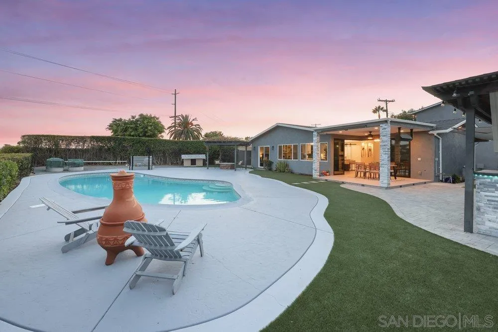 6217 Boulder Lake