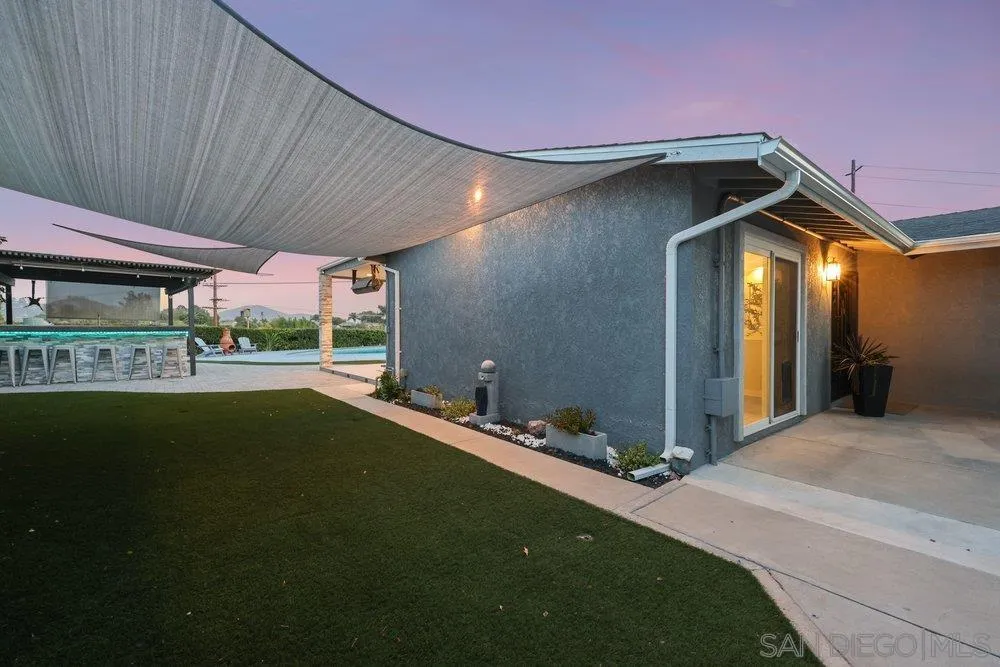 6217 Boulder Lake