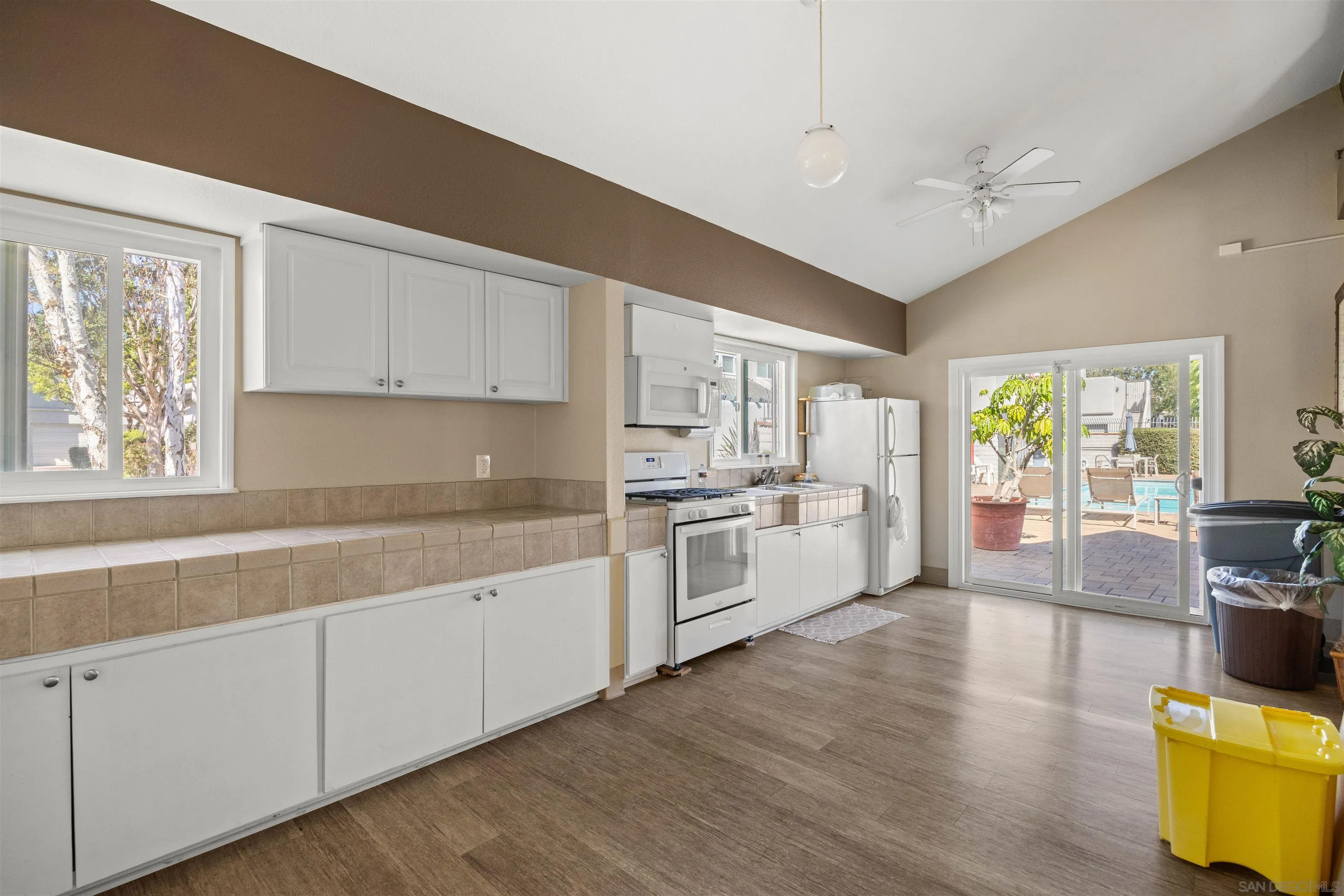 18664 Applewood Unit 76