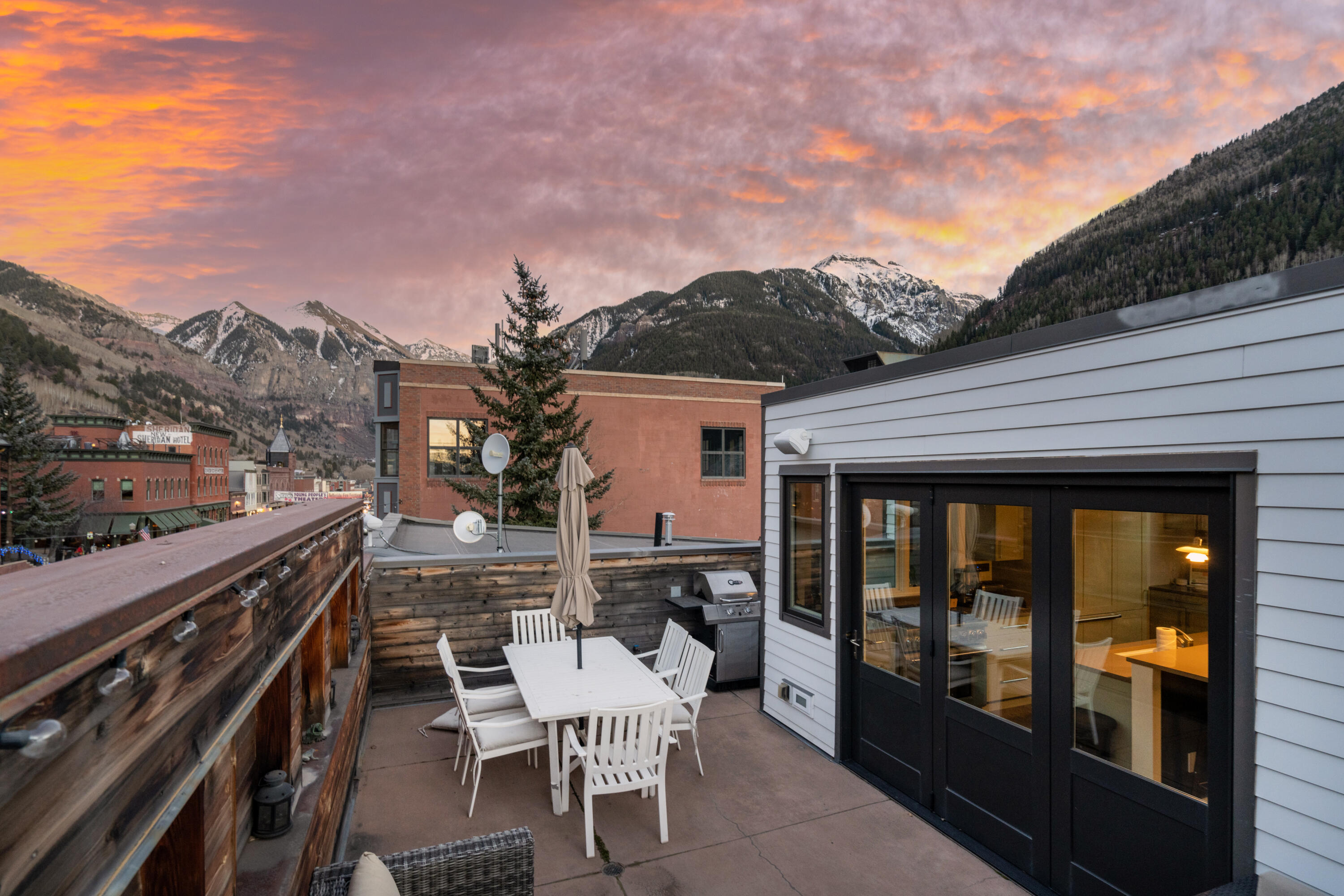 394 W Colorado Avenue