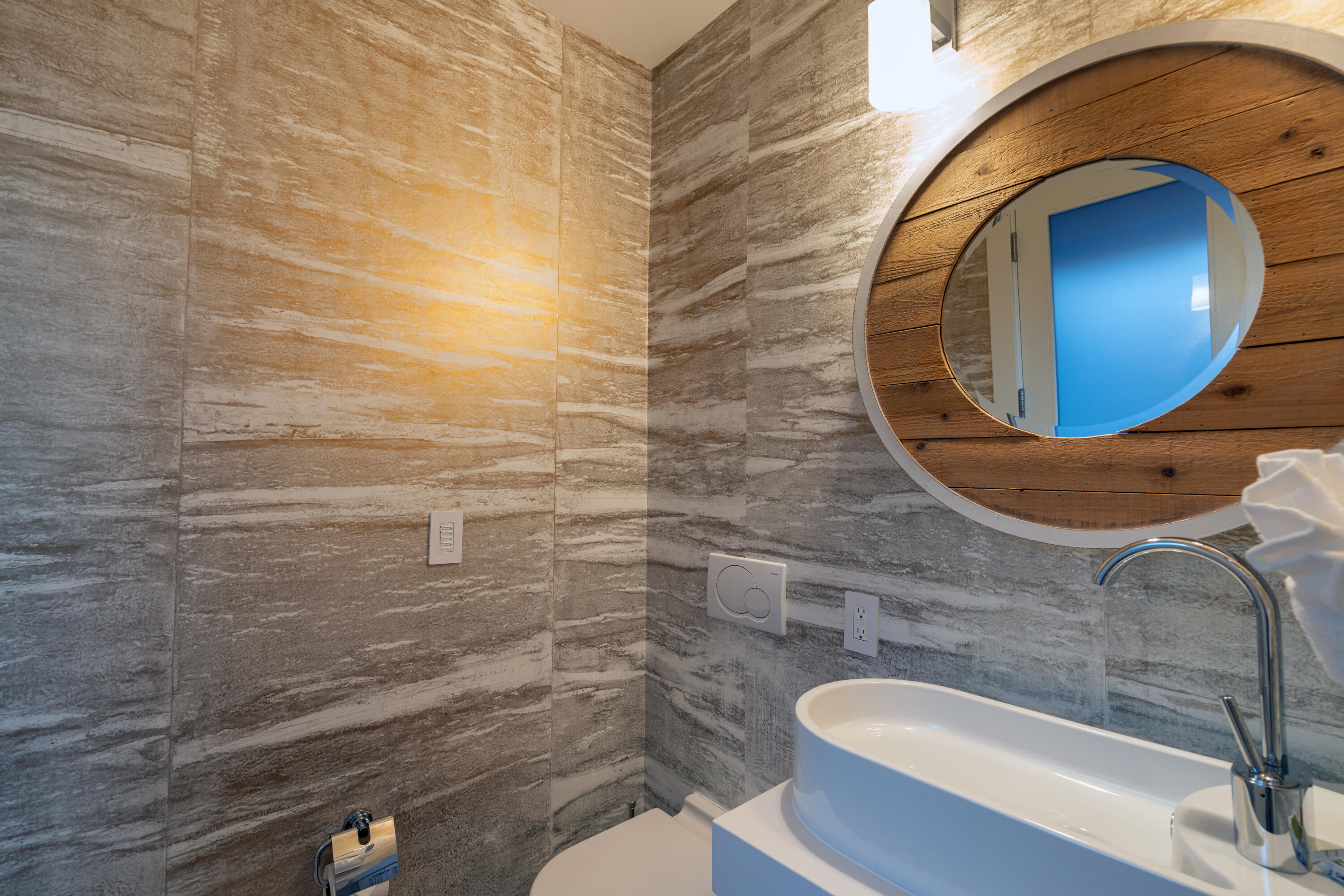 394 W Colorado Avenue