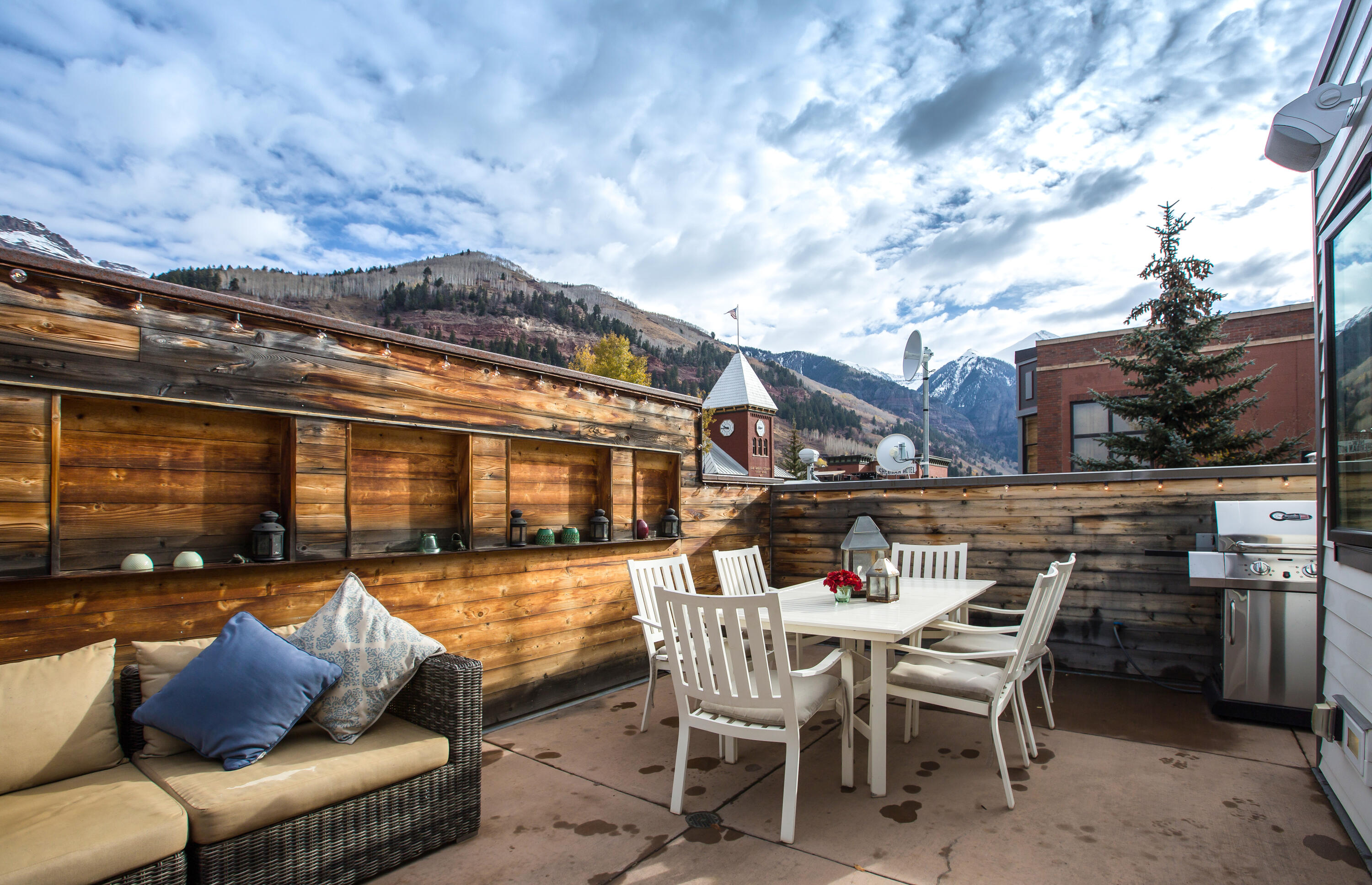 394 W Colorado Avenue