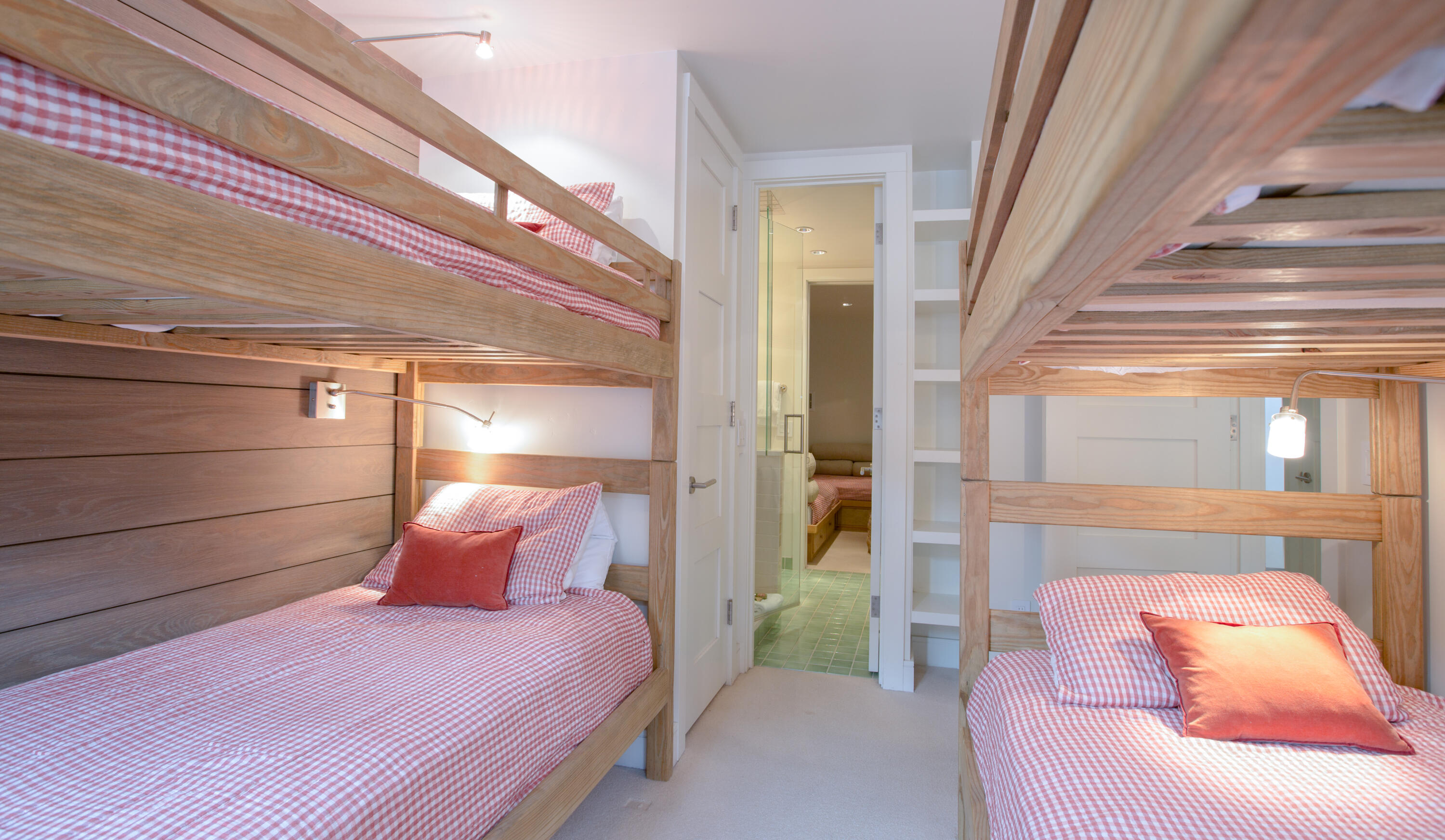 394 W Colorado Avenue