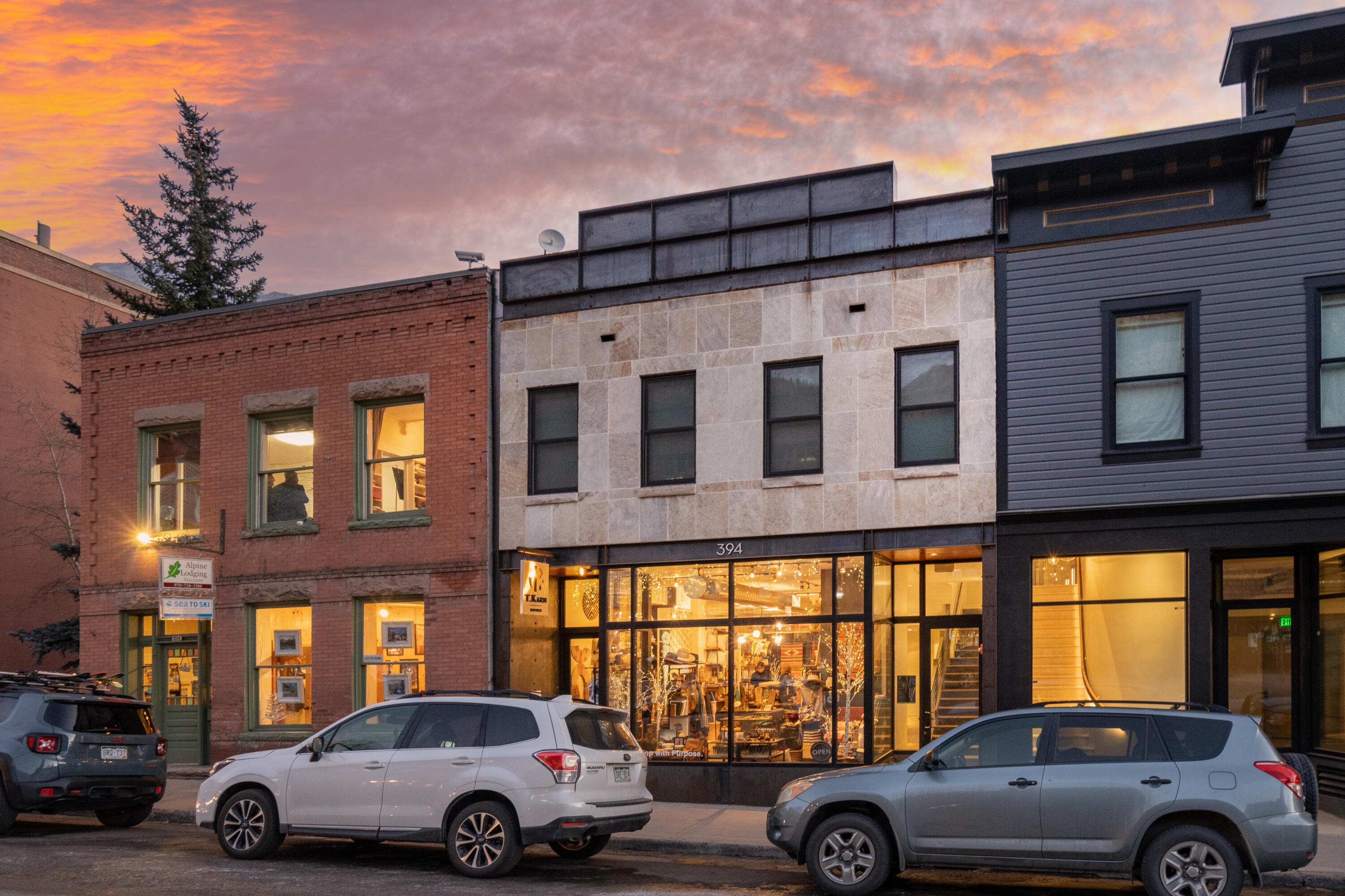 394 W Colorado Avenue