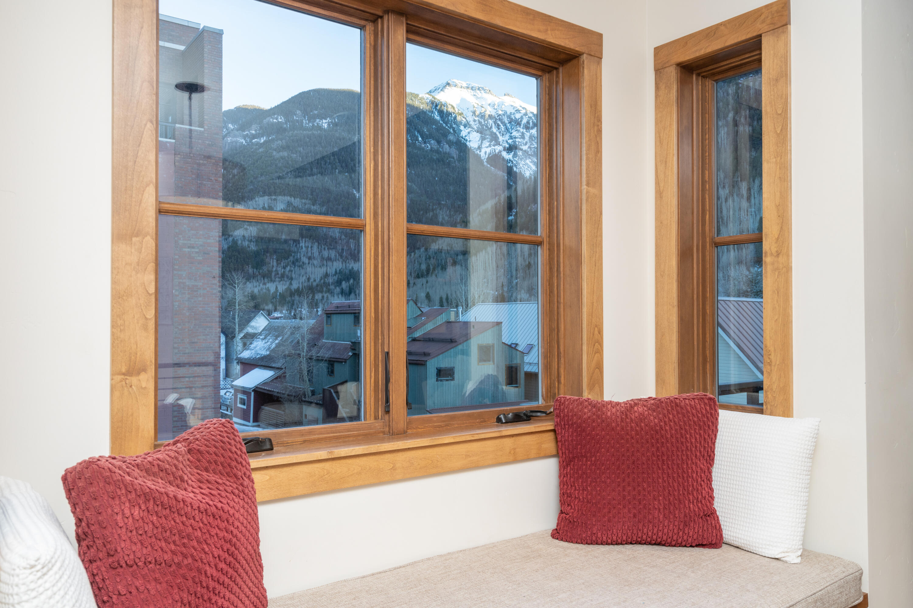 394 W Colorado Avenue