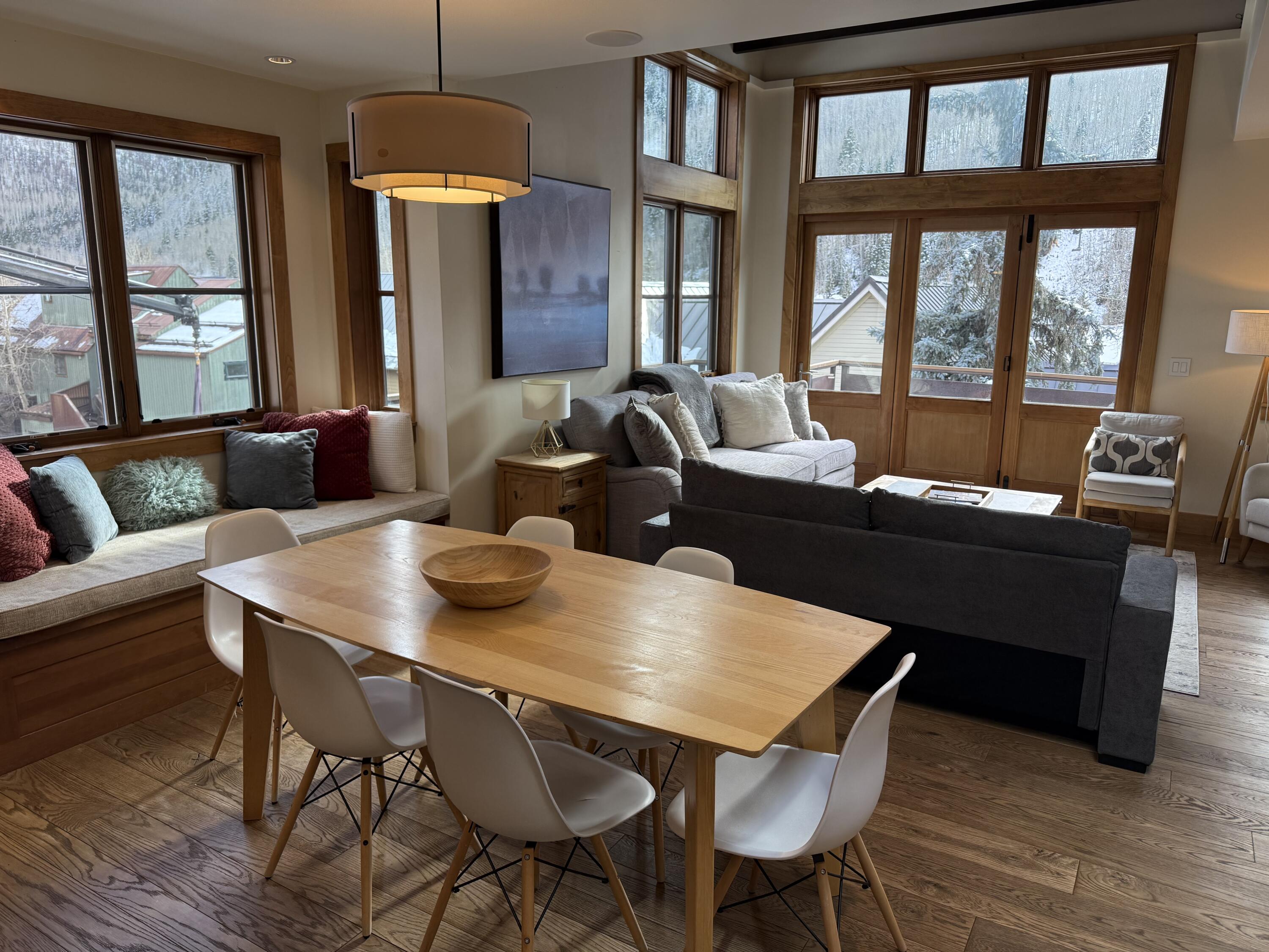 394 W Colorado Avenue