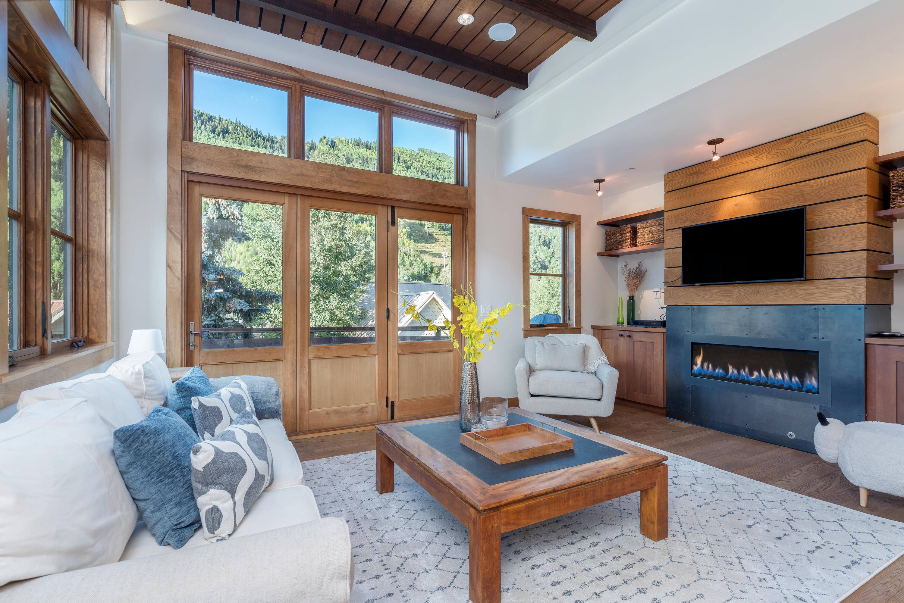 394 W Colorado Avenue