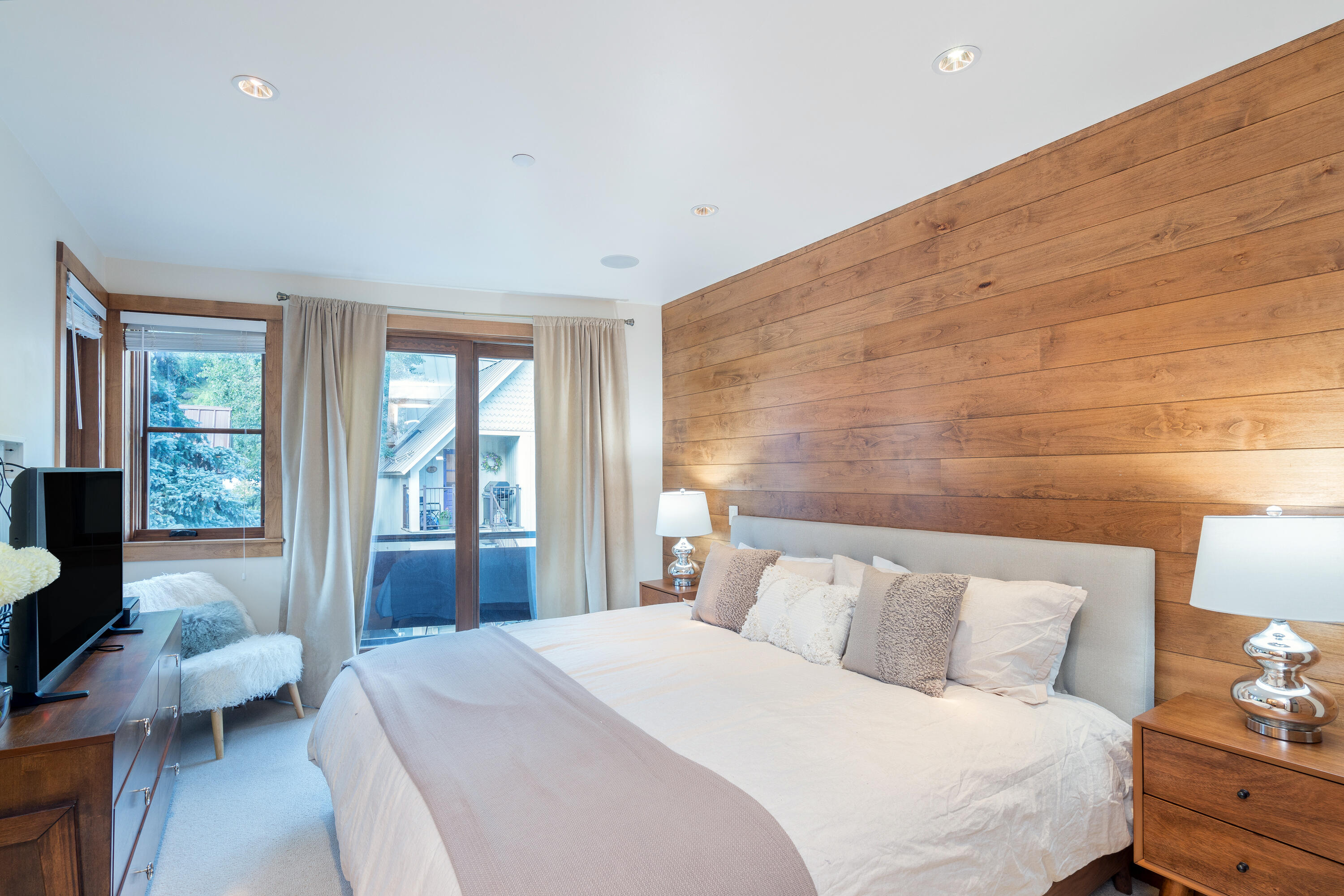 394 W Colorado Avenue