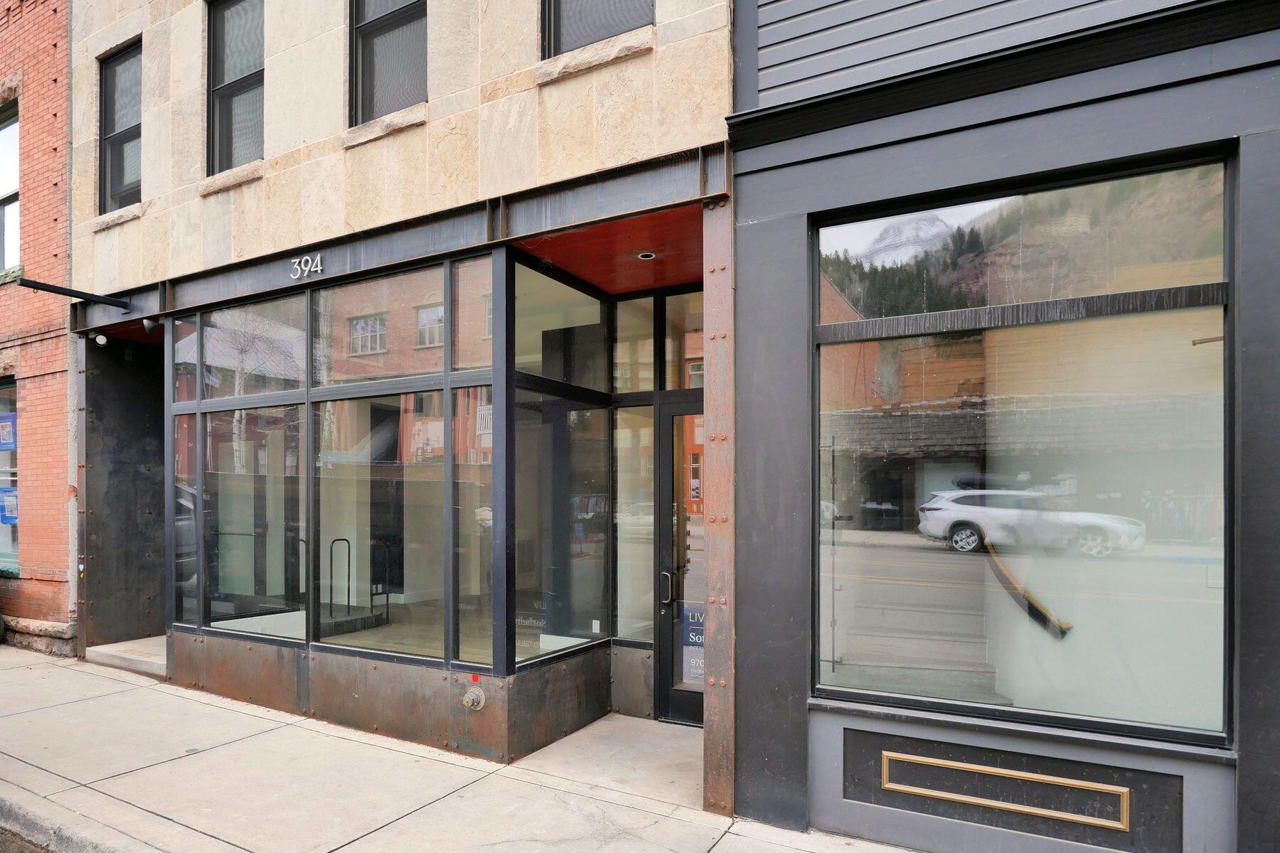 394 W Colorado Avenue