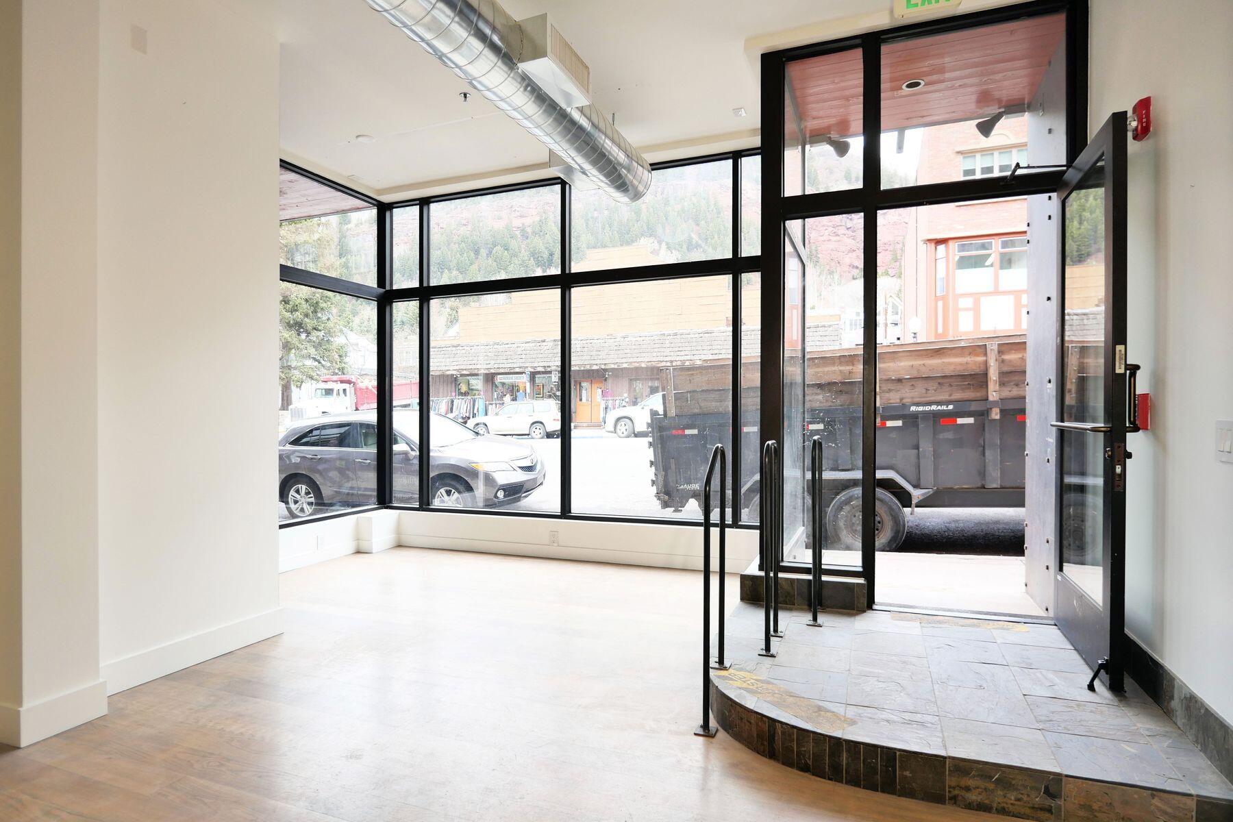 394 W Colorado Avenue