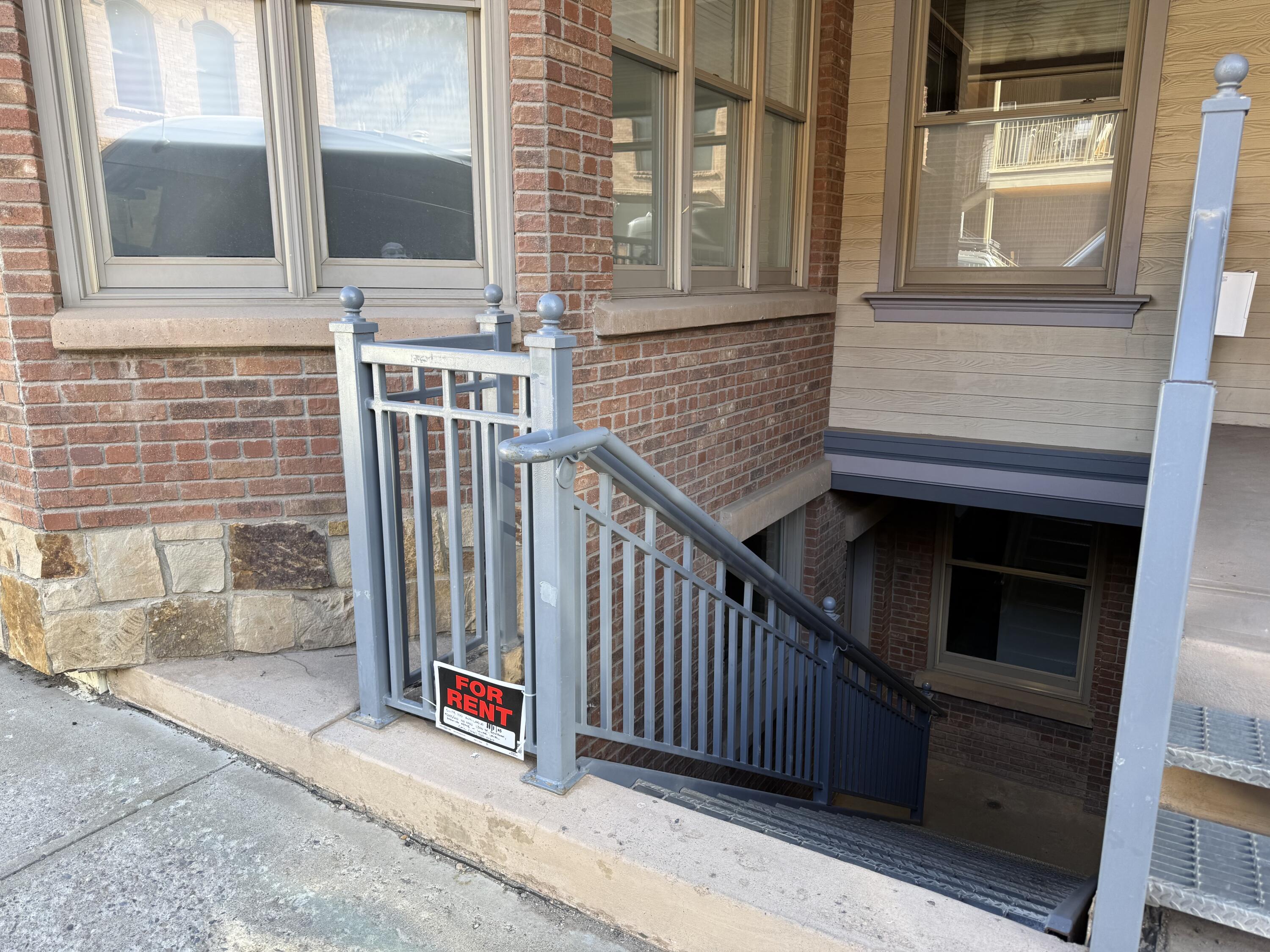 307 E Colorado Avenue