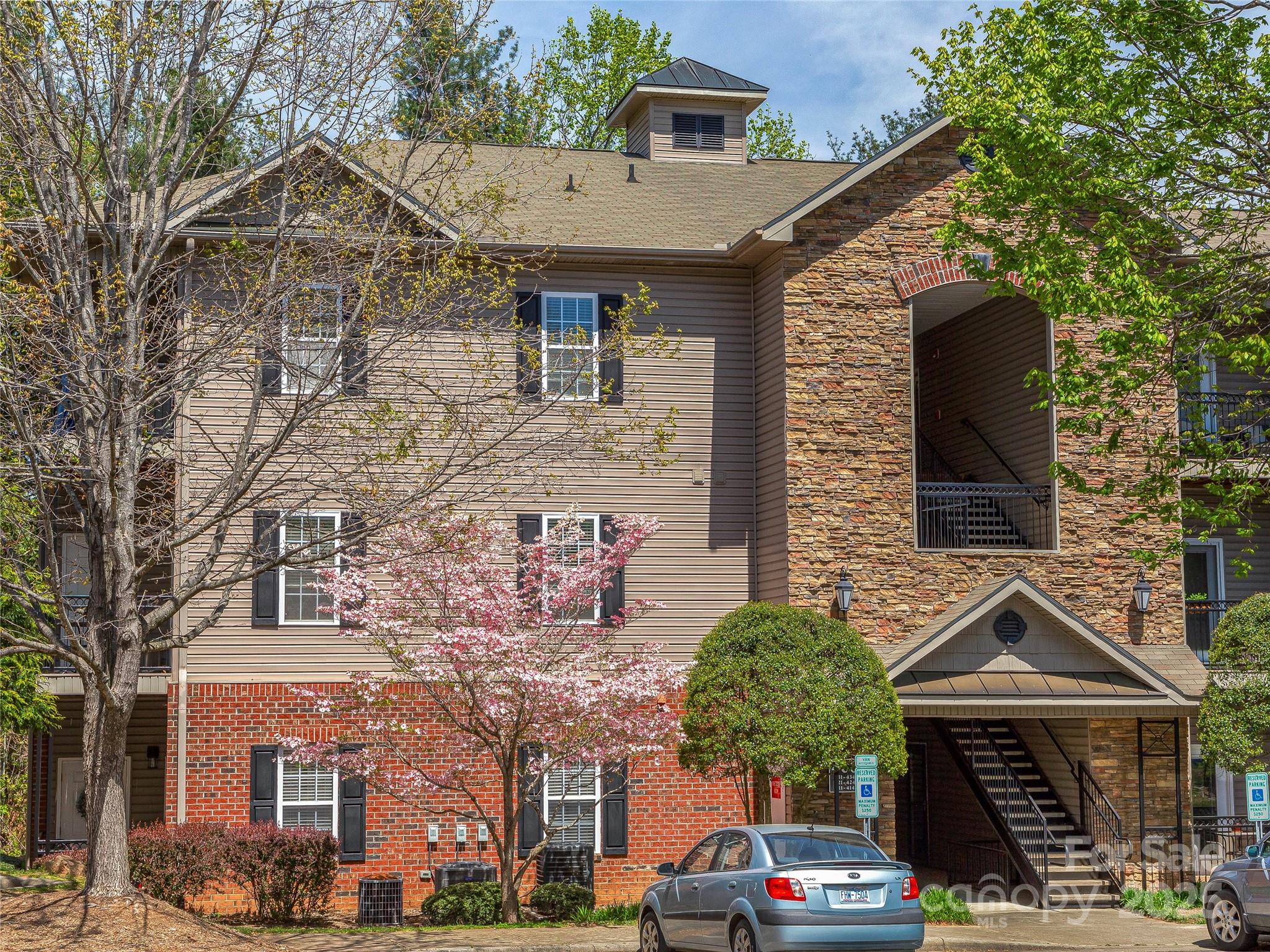 436 Appeldoorn Circle