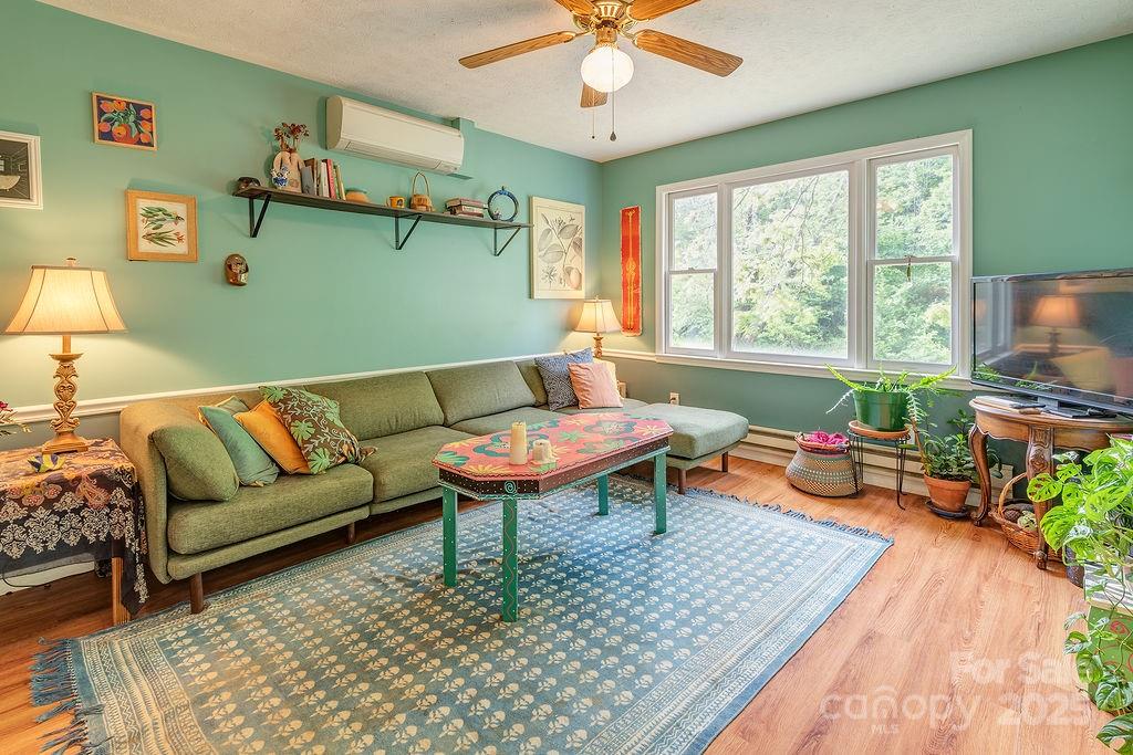 124 Beaverdam Loop Road