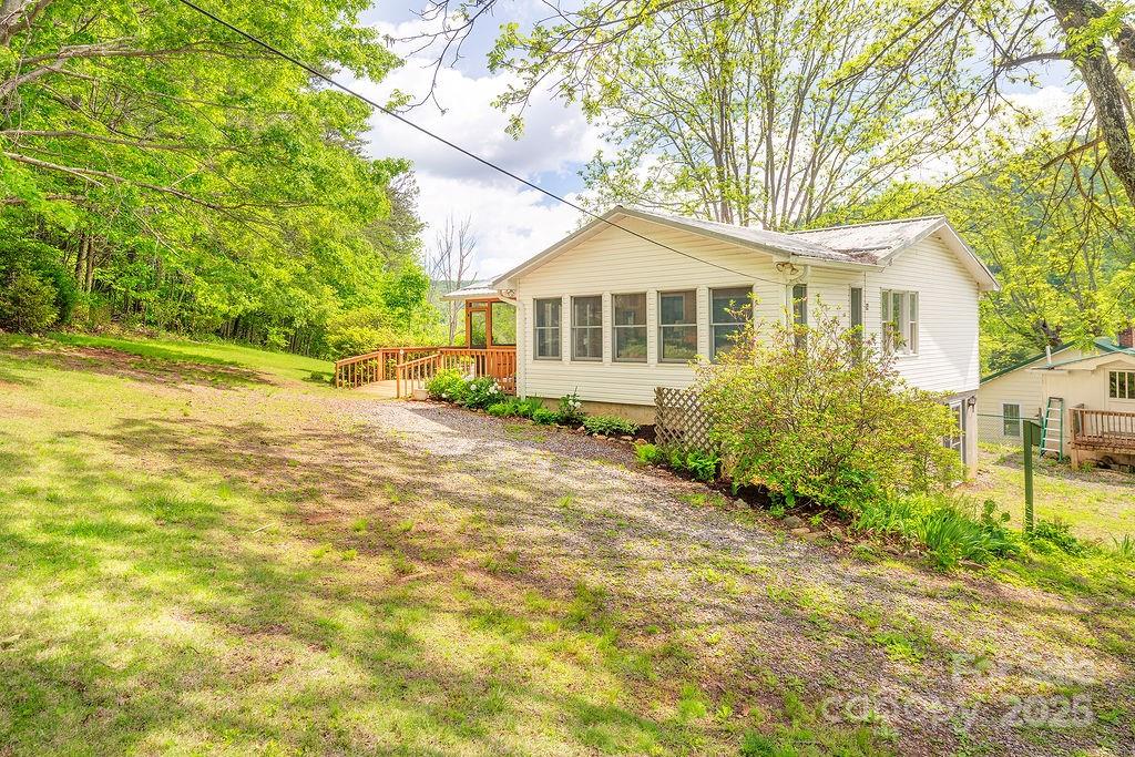 124 Beaverdam Loop Road