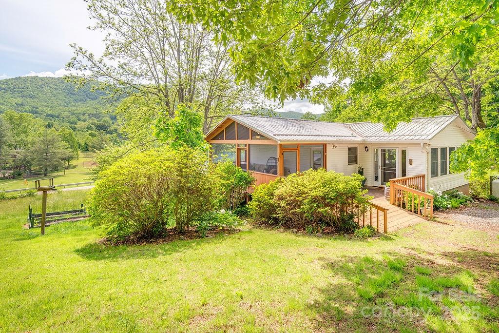 124 Beaverdam Loop Road