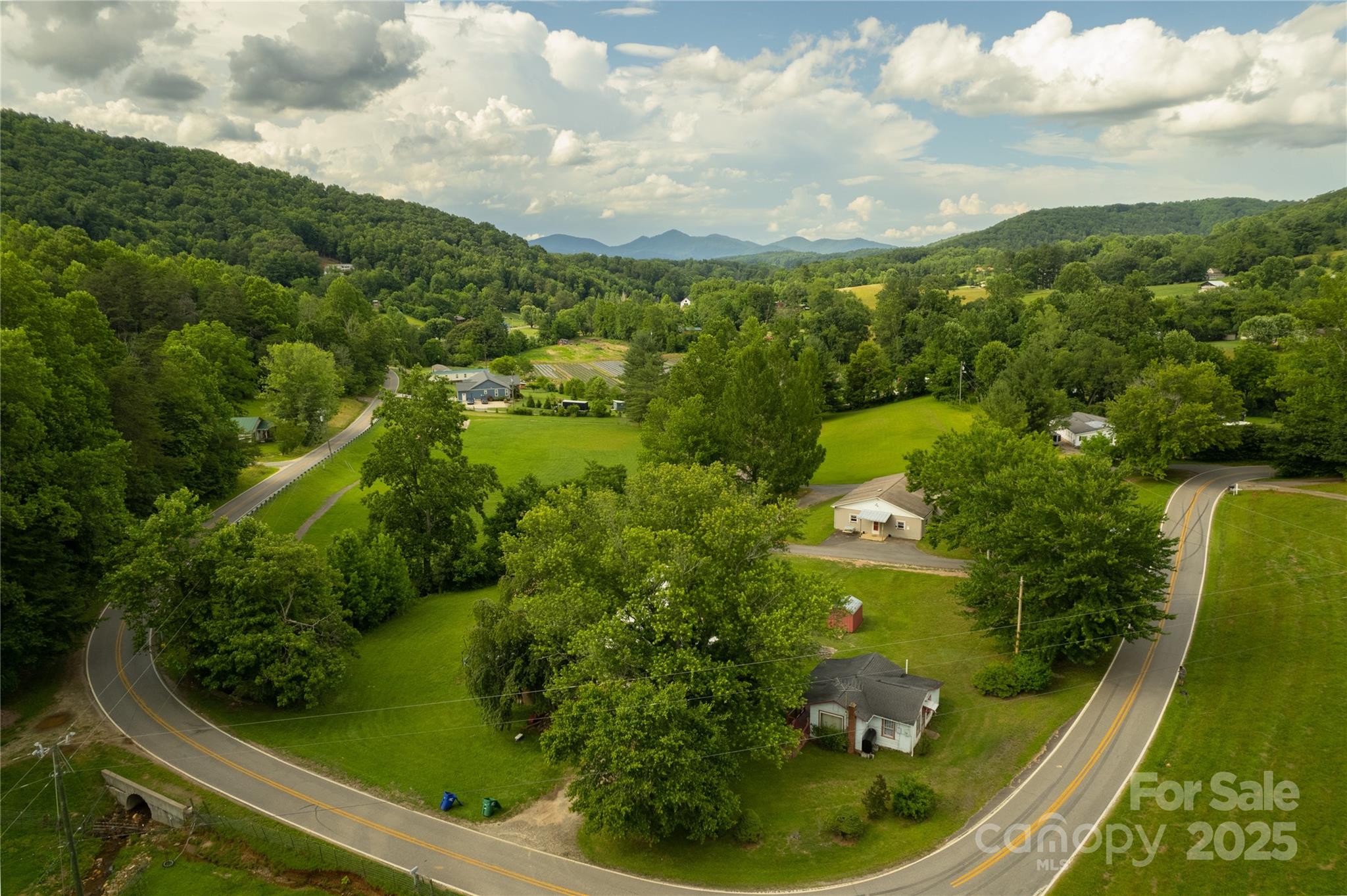 153 Beaverdam Loop Road