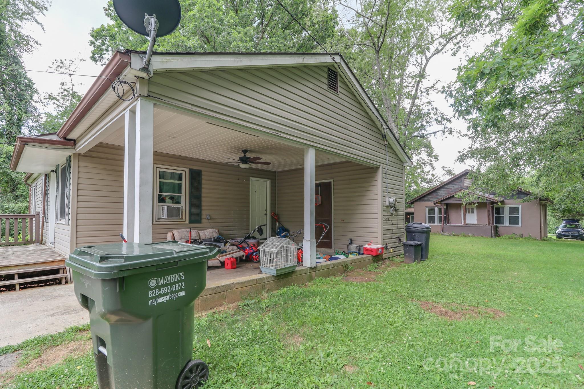 412 W Chestnut Drive