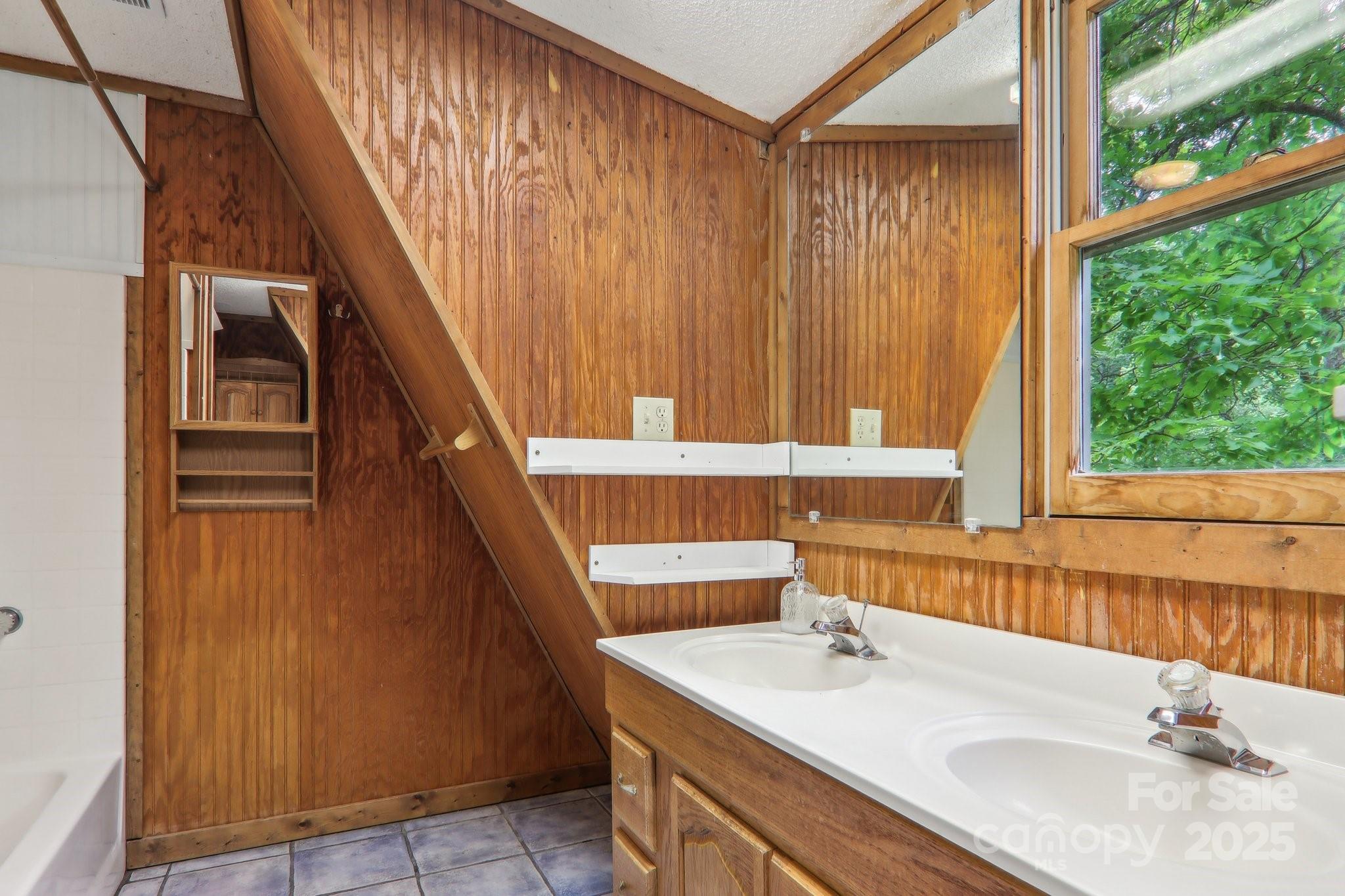 685 Freeman Creek Road