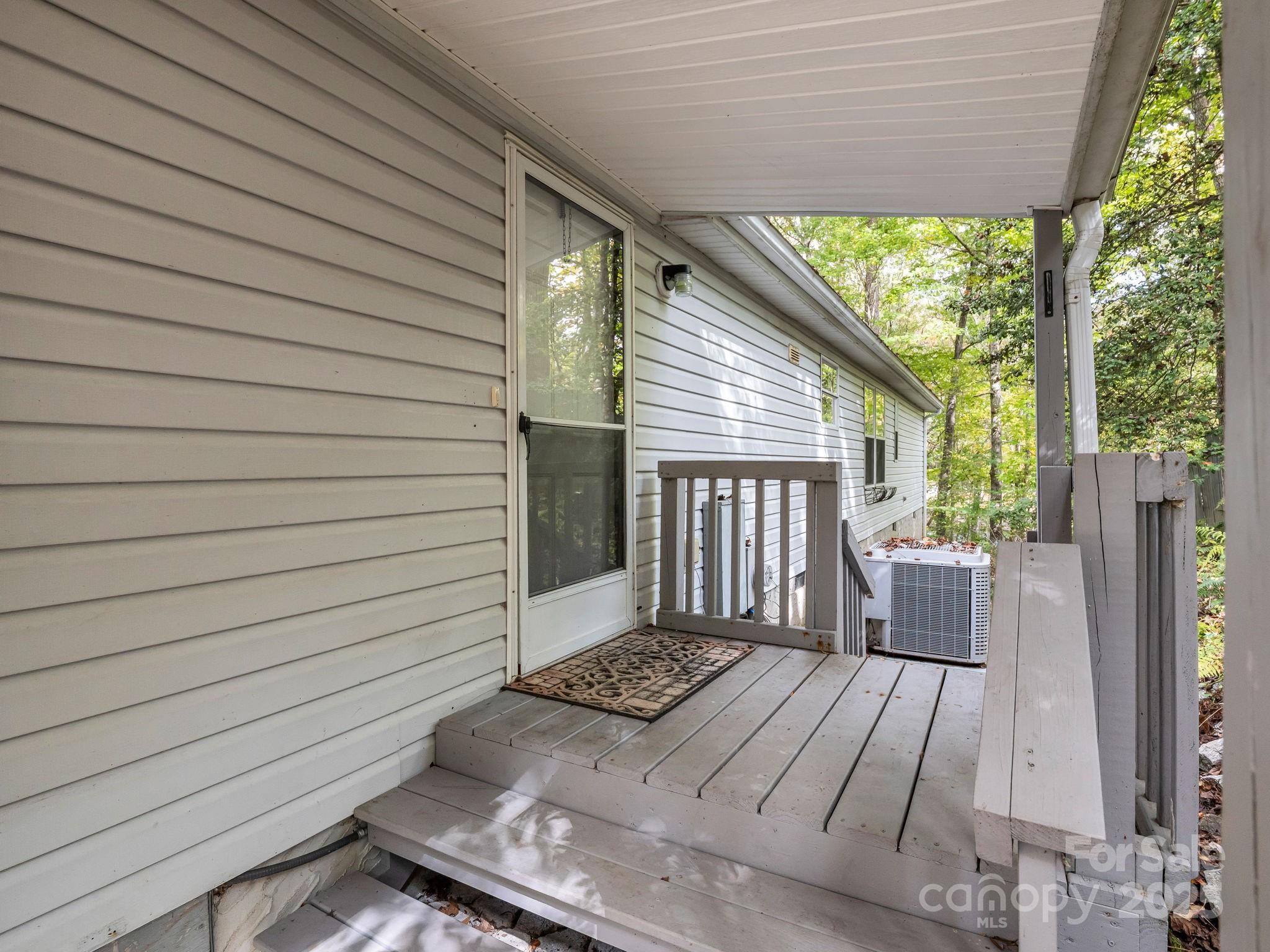 10 Greenwood Acres Drive