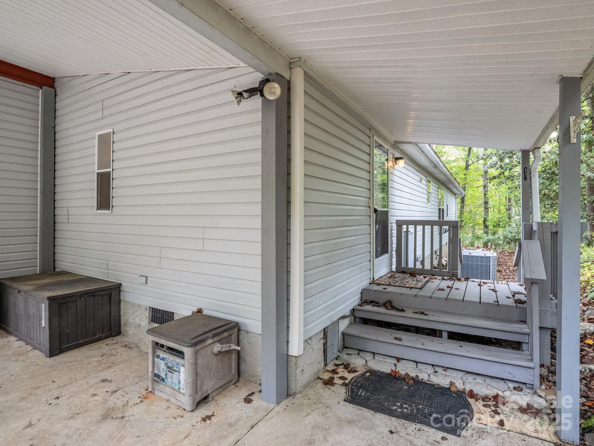 10 Greenwood Acres Drive