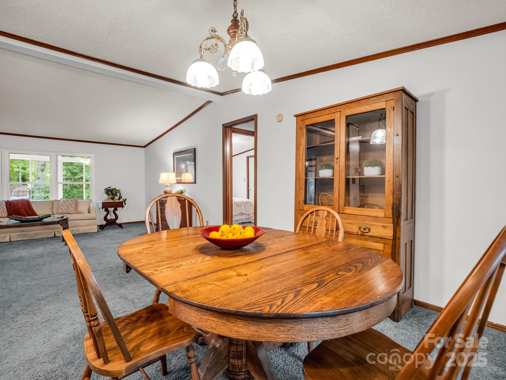 10 Greenwood Acres Drive