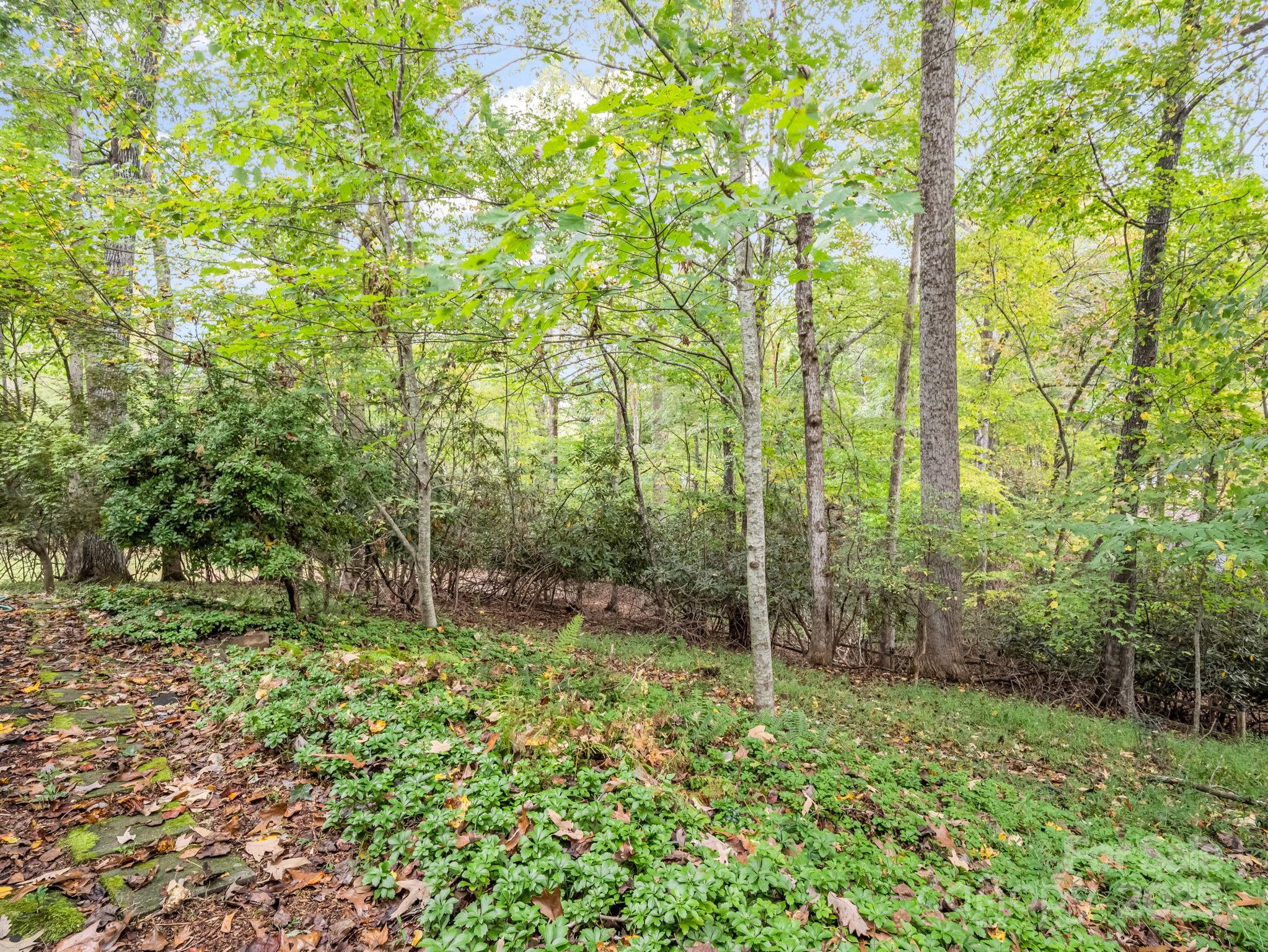 10 Greenwood Acres Drive