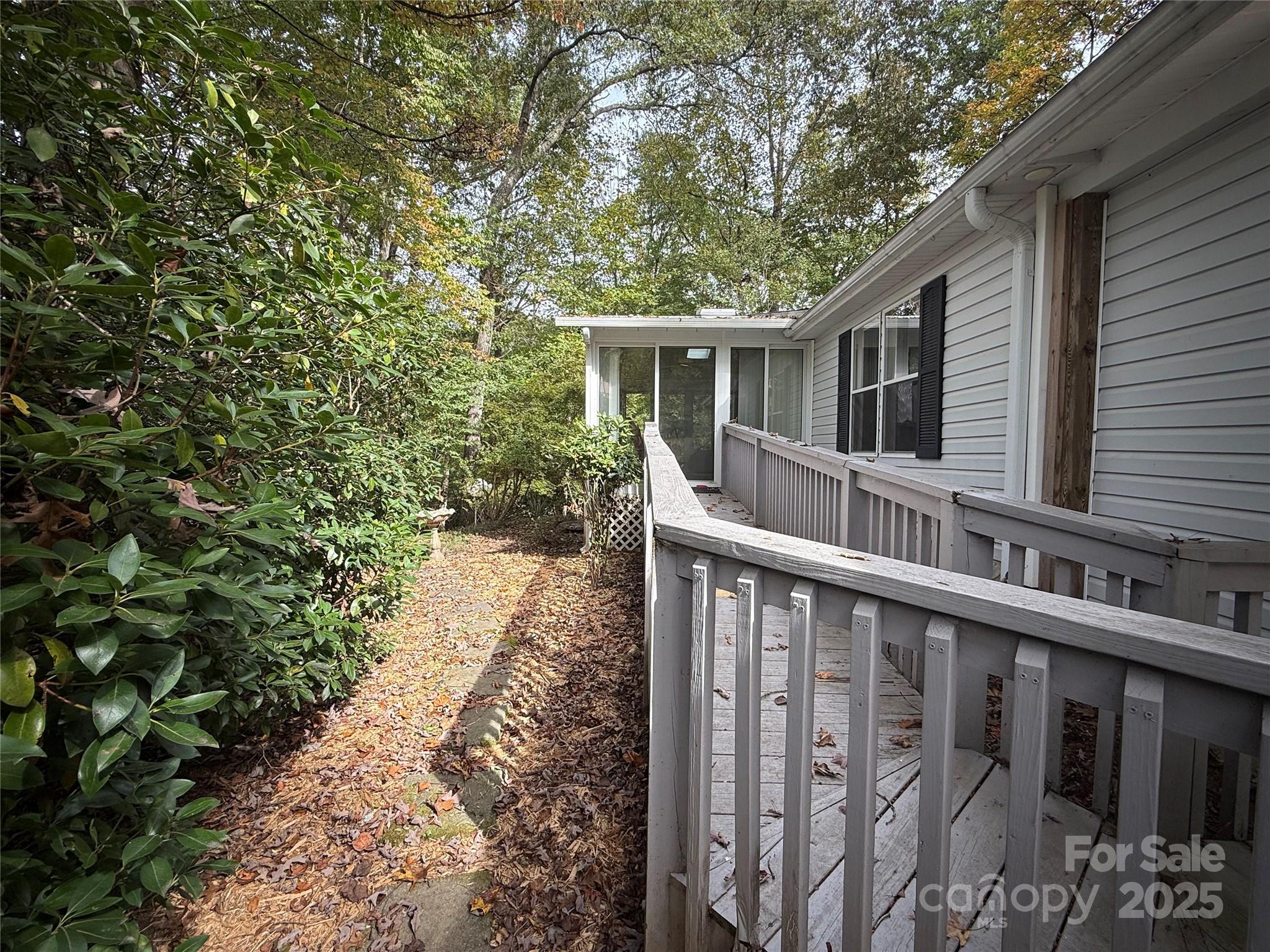 10 Greenwood Acres Drive