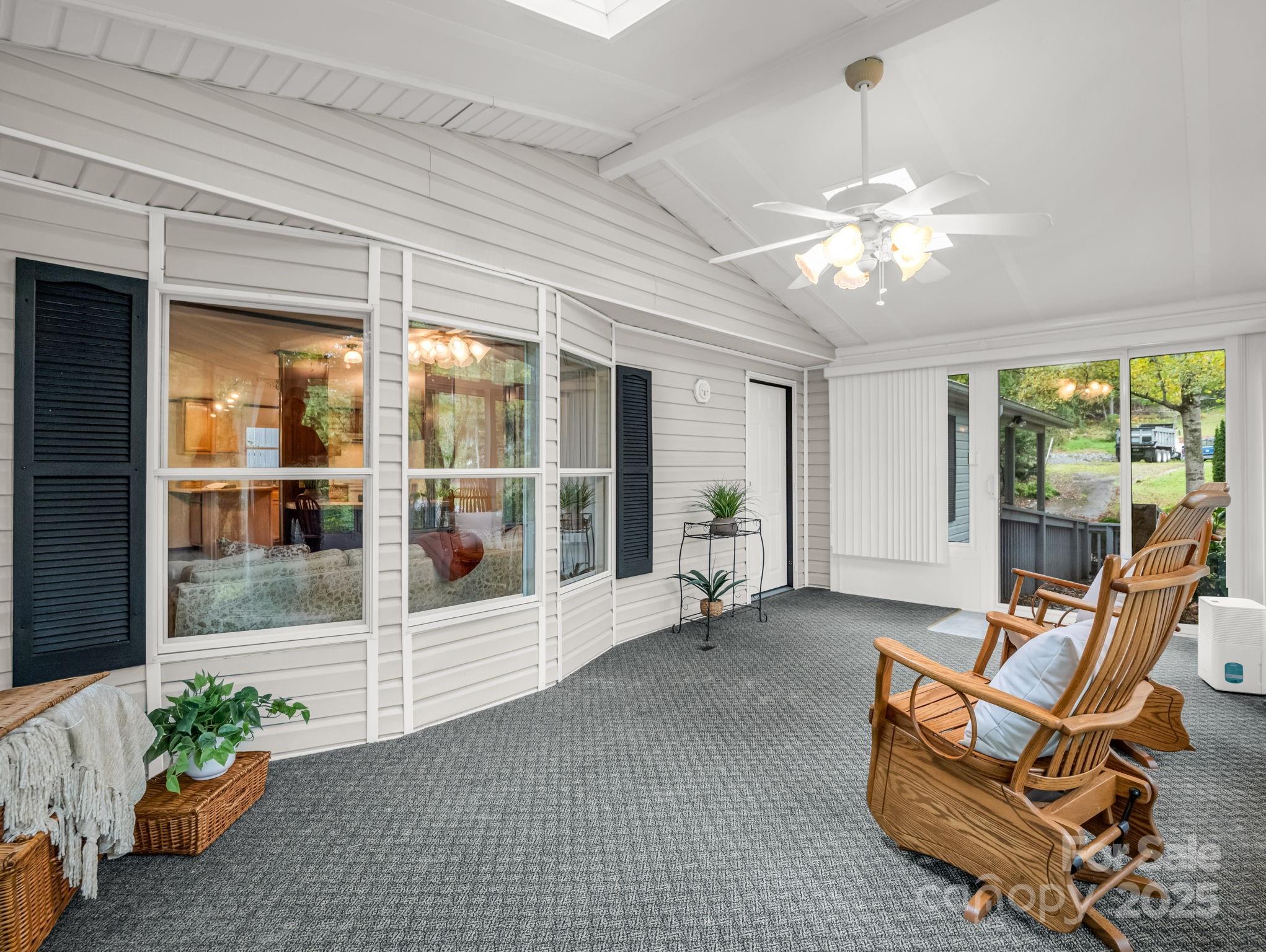 10 Greenwood Acres Drive