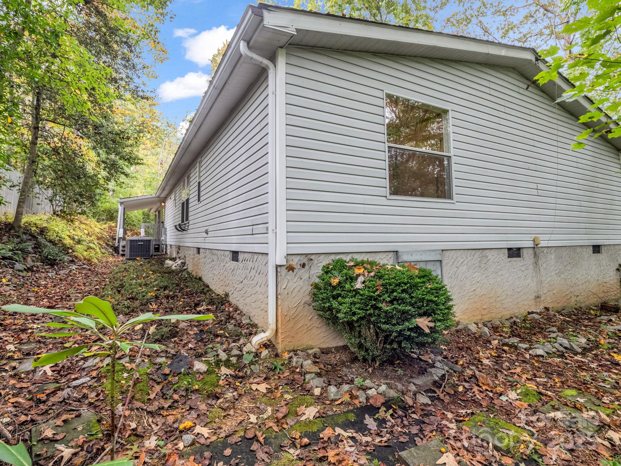 10 Greenwood Acres Drive