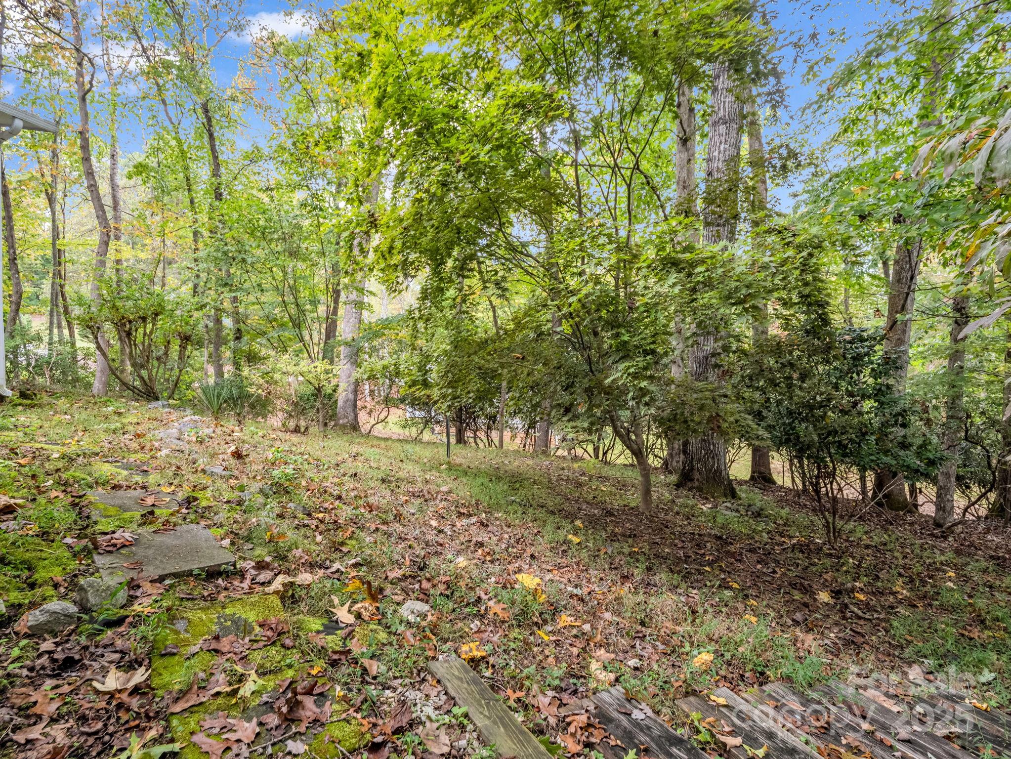 10 Greenwood Acres Drive