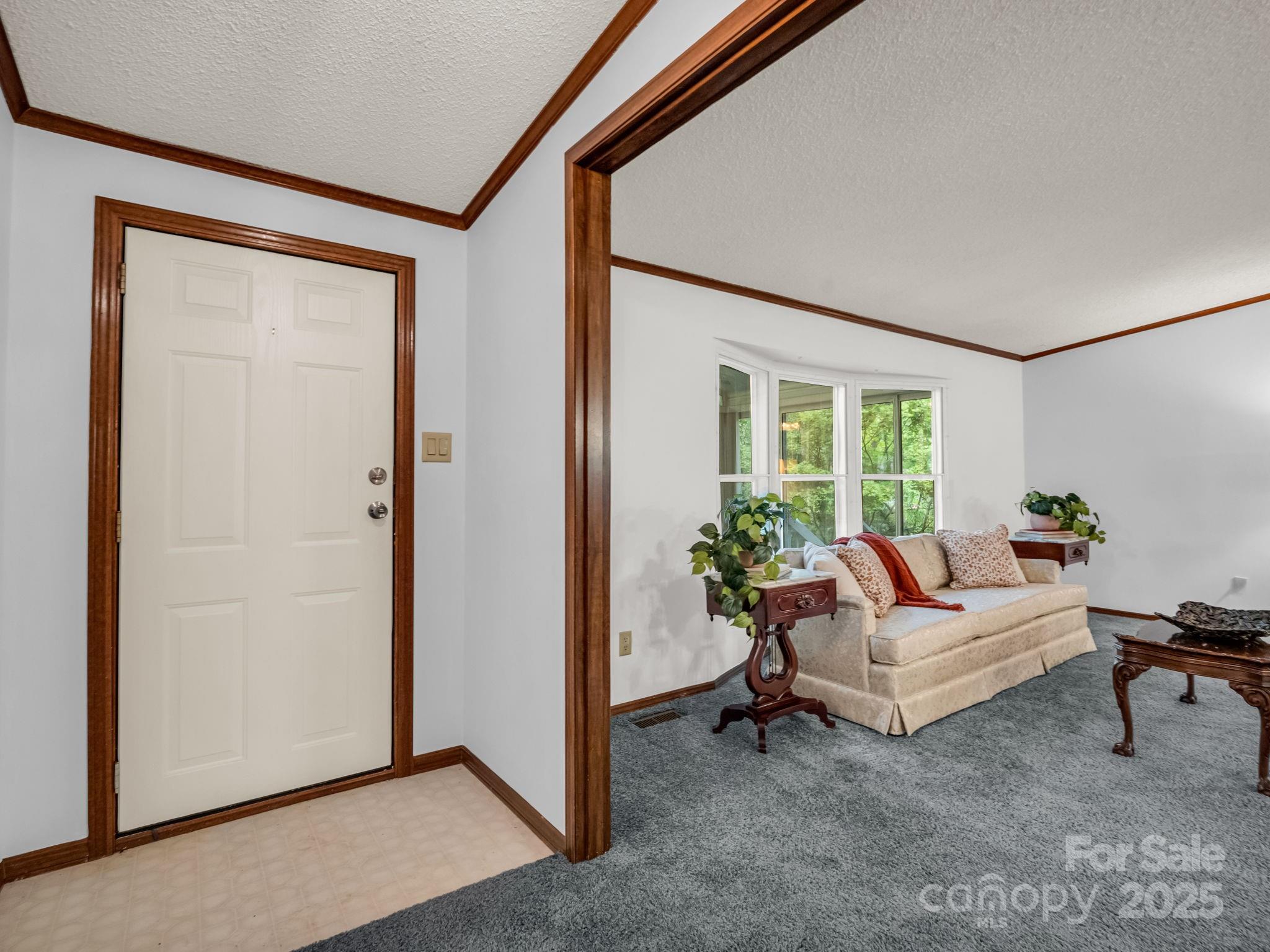 10 Greenwood Acres Drive