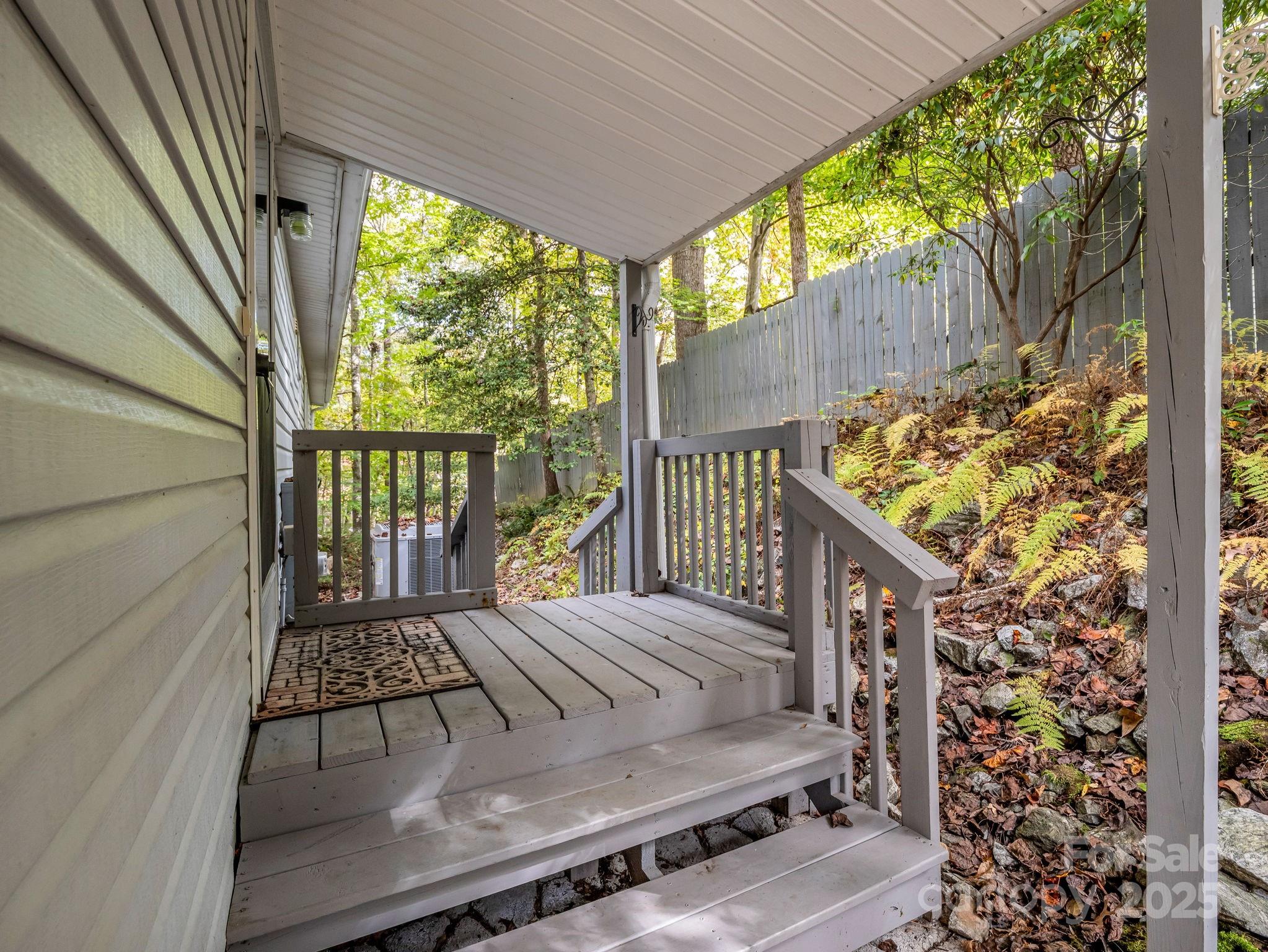 10 Greenwood Acres Drive