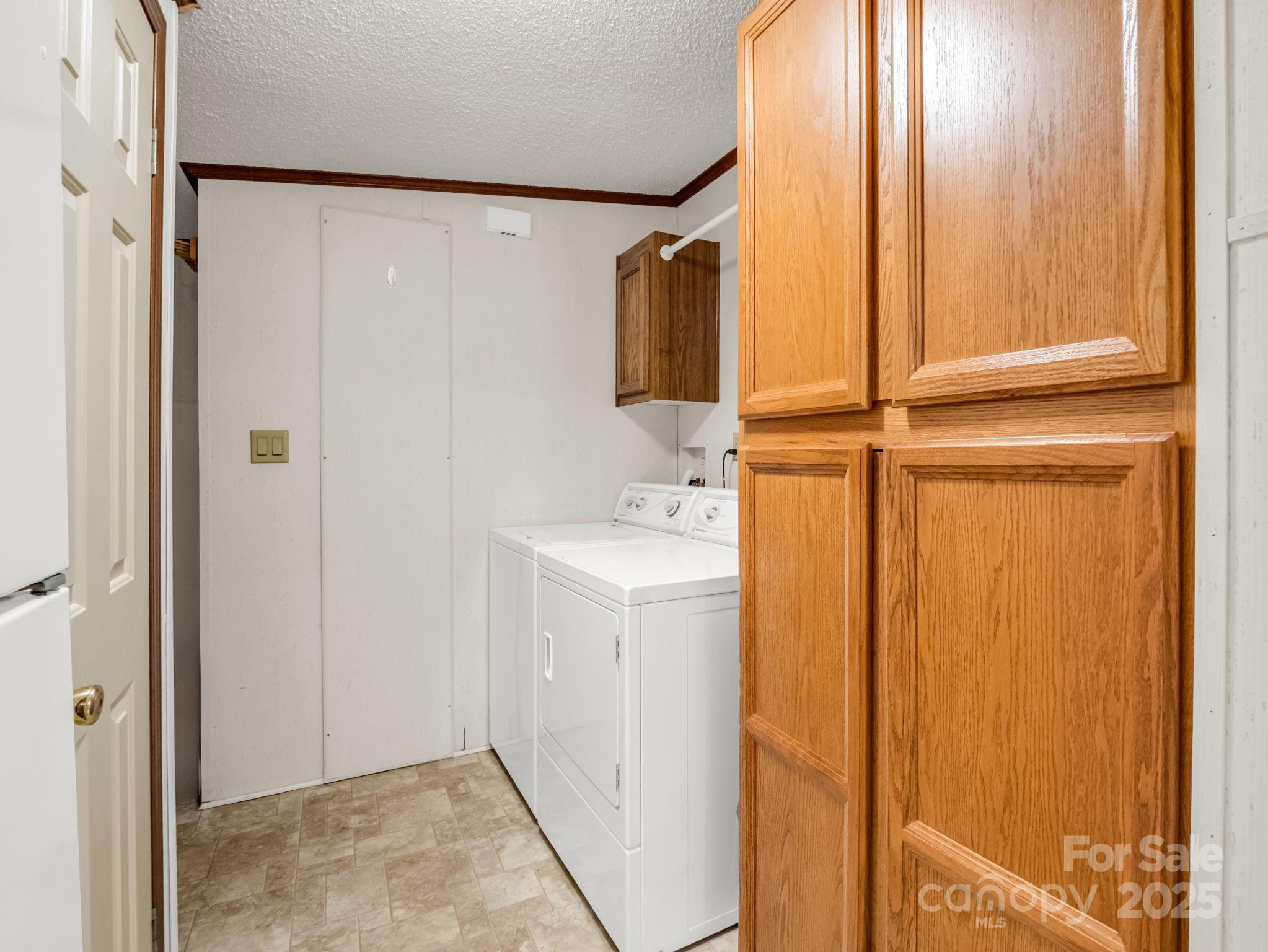 10 Greenwood Acres Drive