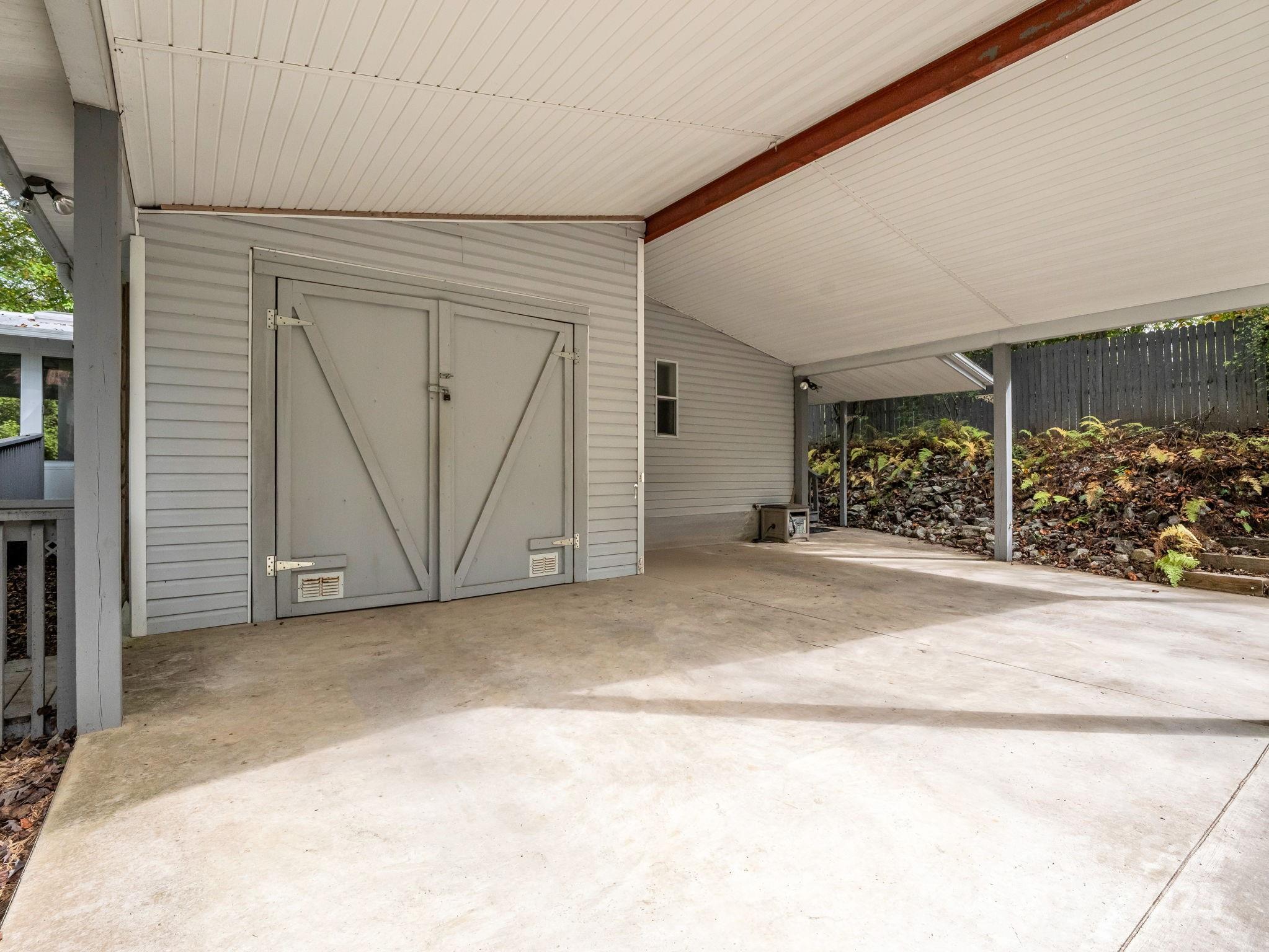 10 Greenwood Acres Drive