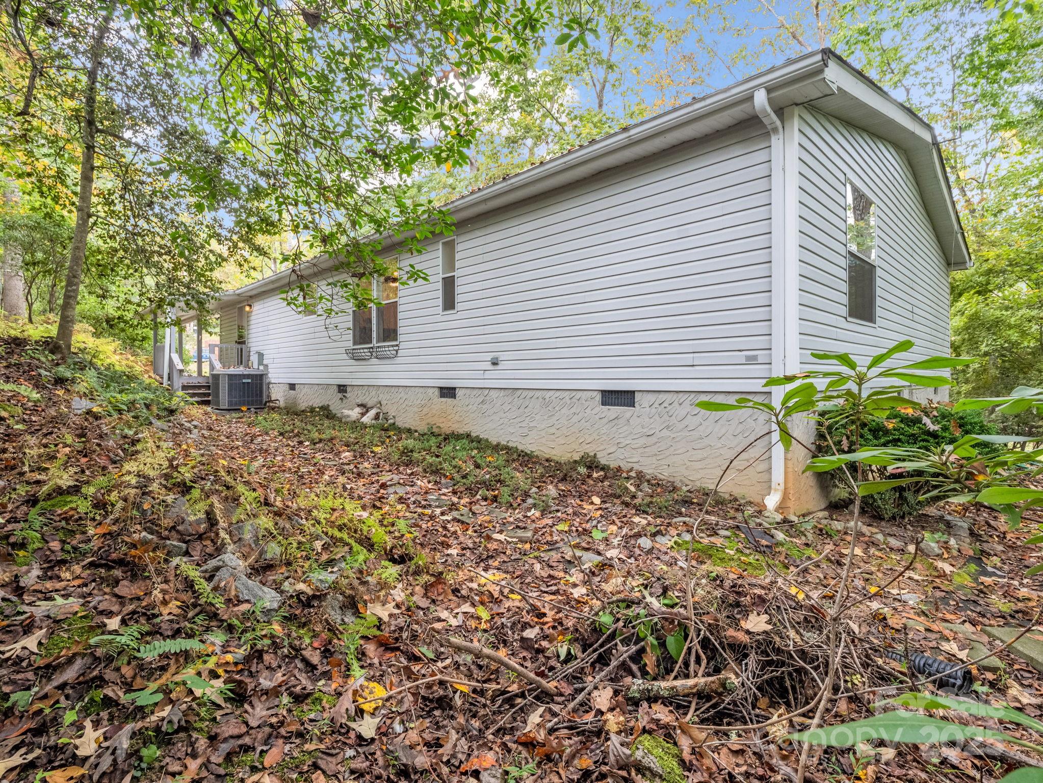 10 Greenwood Acres Drive