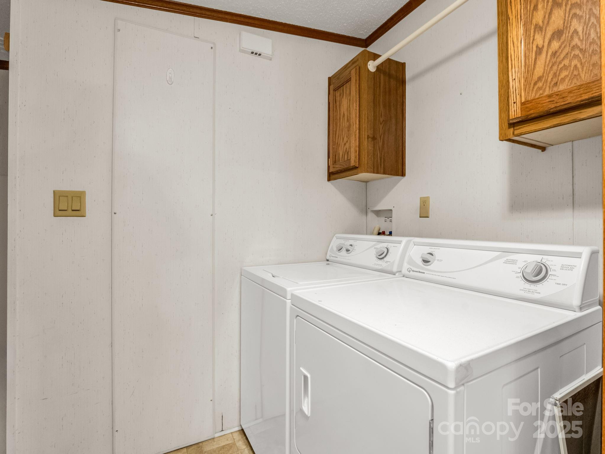 10 Greenwood Acres Drive