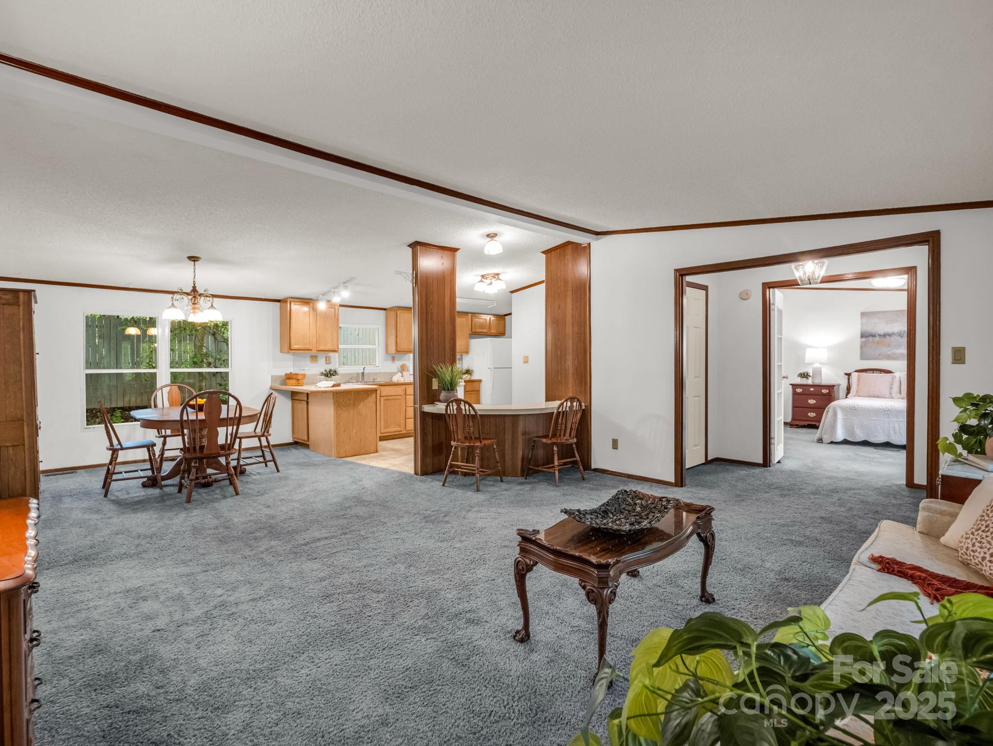 10 Greenwood Acres Drive