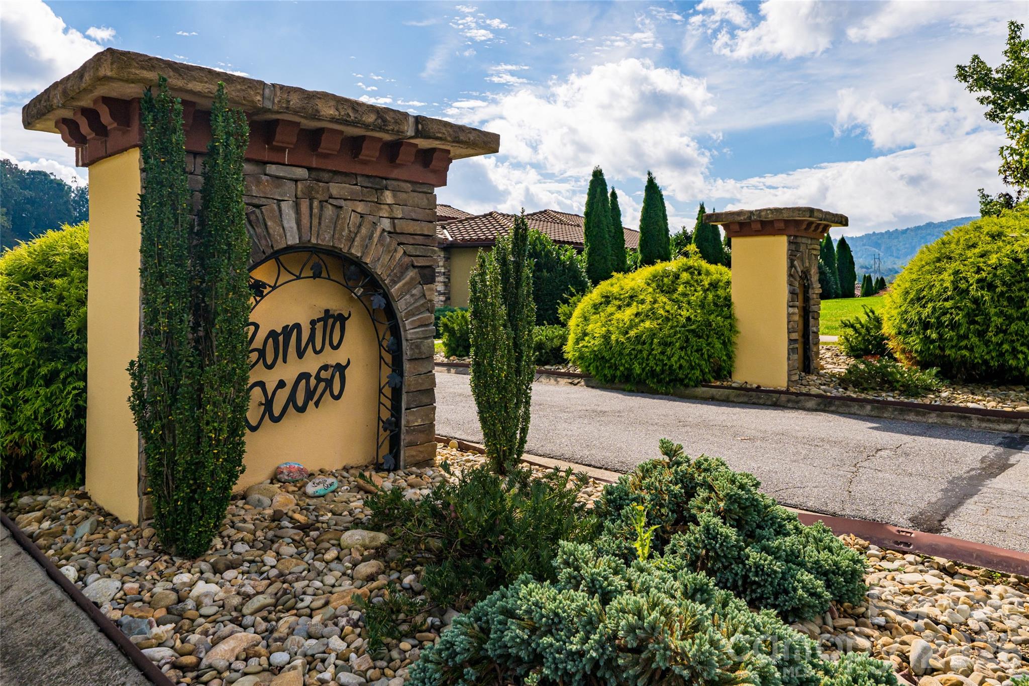 5 Pacifico Drive