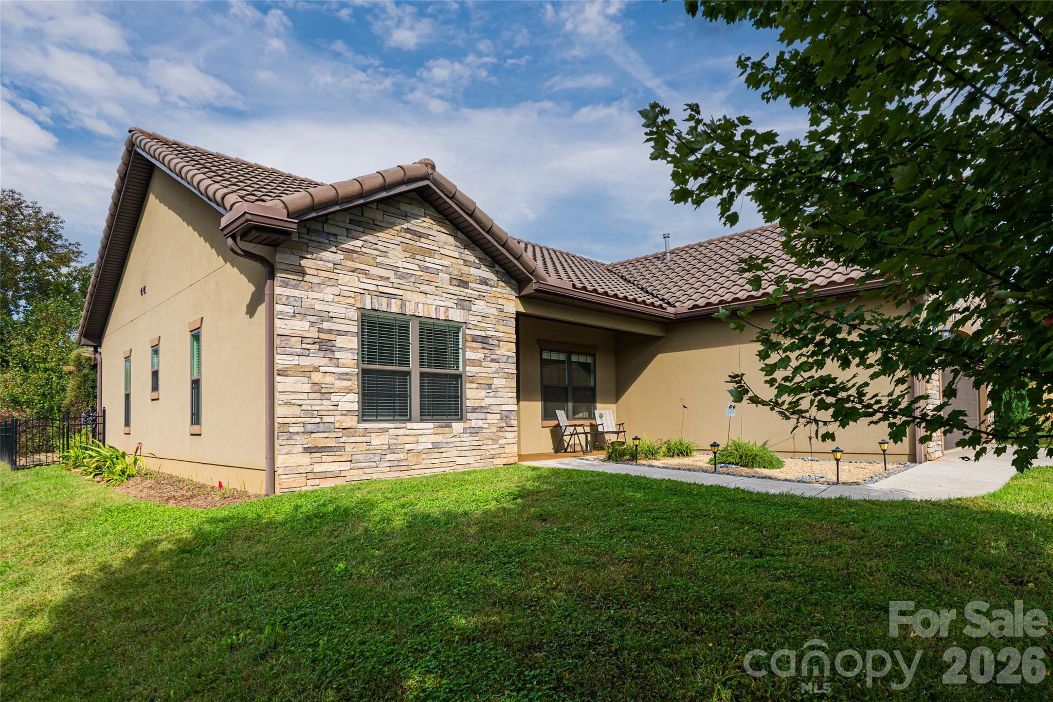 5 Pacifico Drive