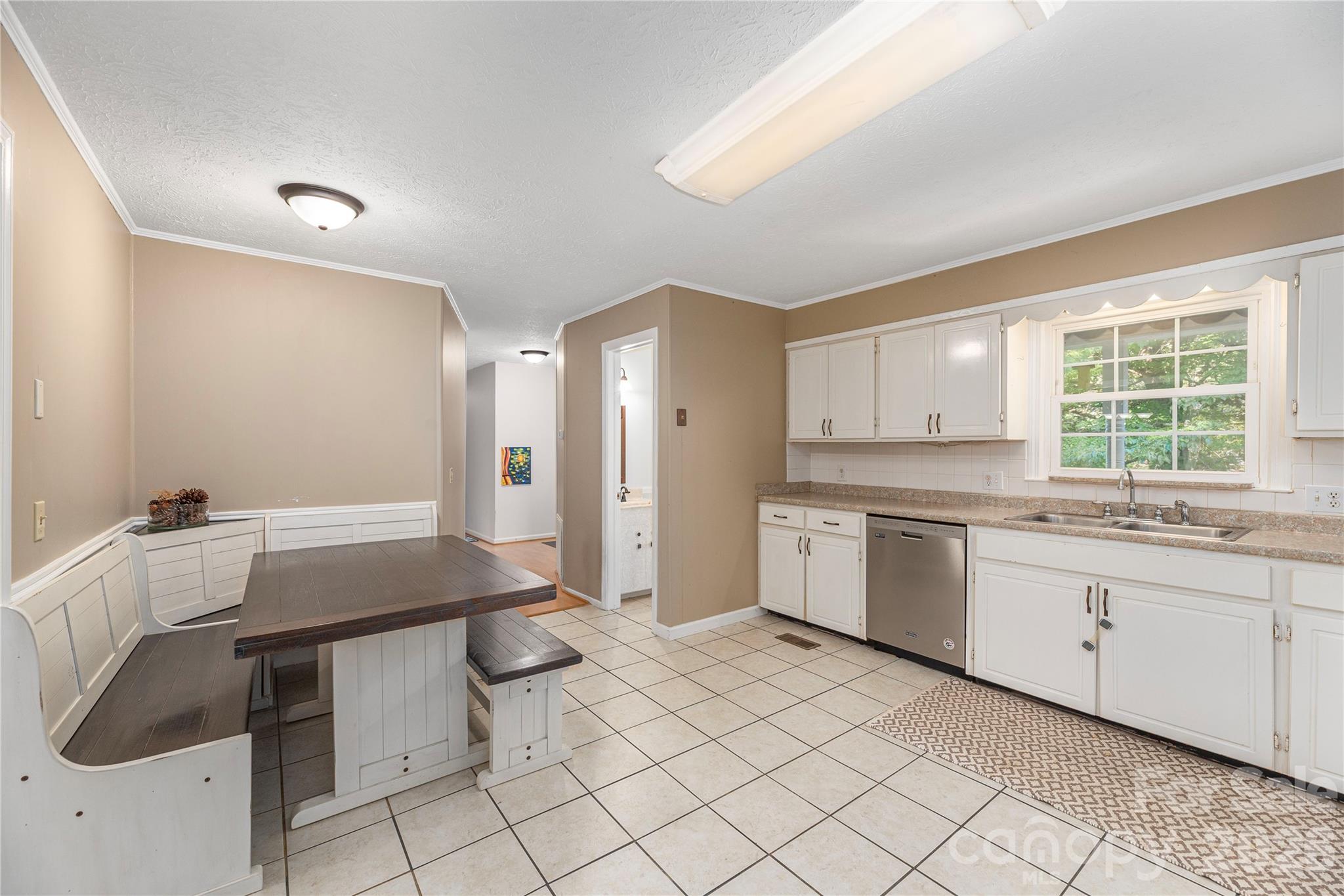 142 Whisperwood Drive Unit: 19