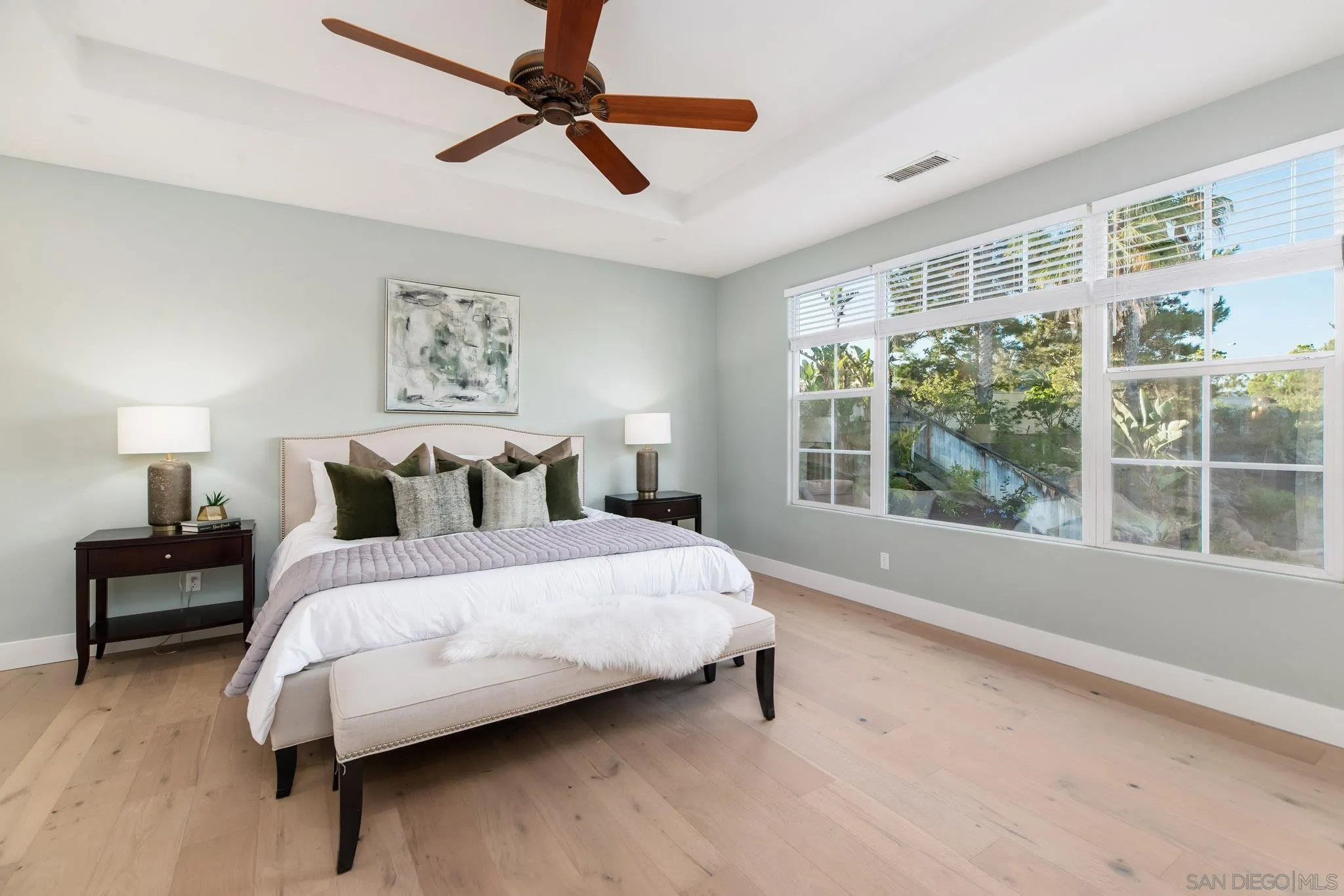 5012 Seagrove Cove