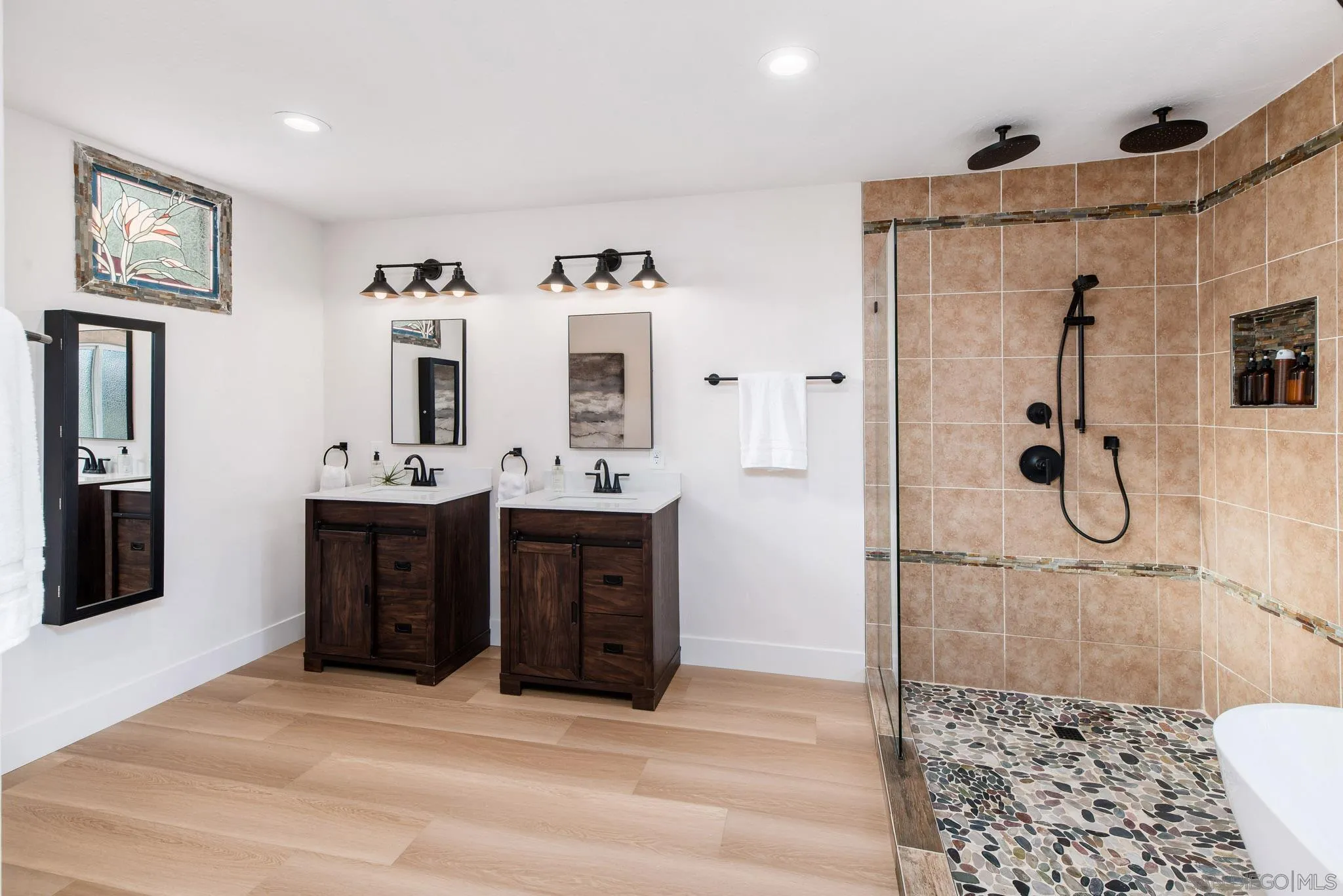 1658 Landquist Dr
