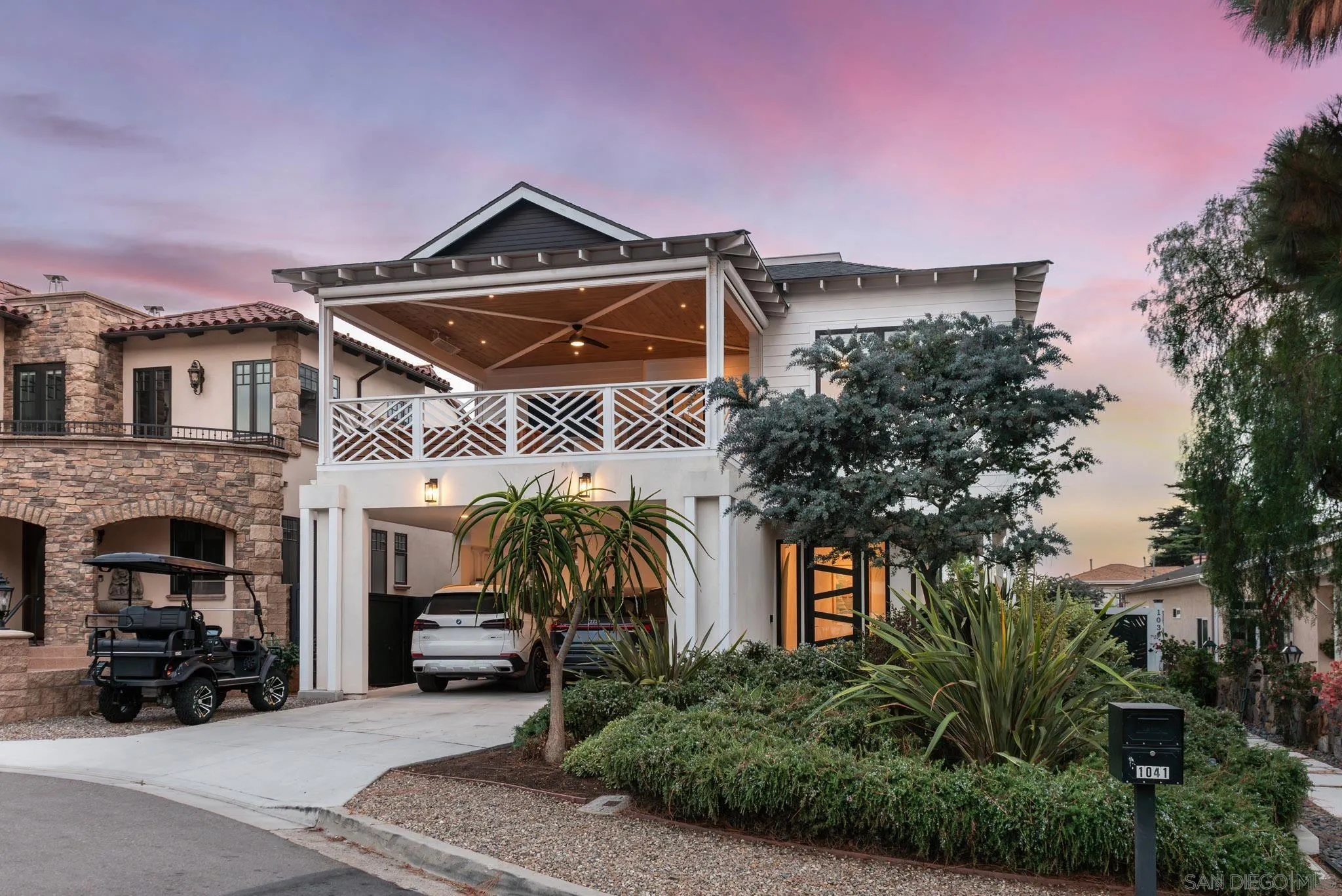 1041 Van Nuys St