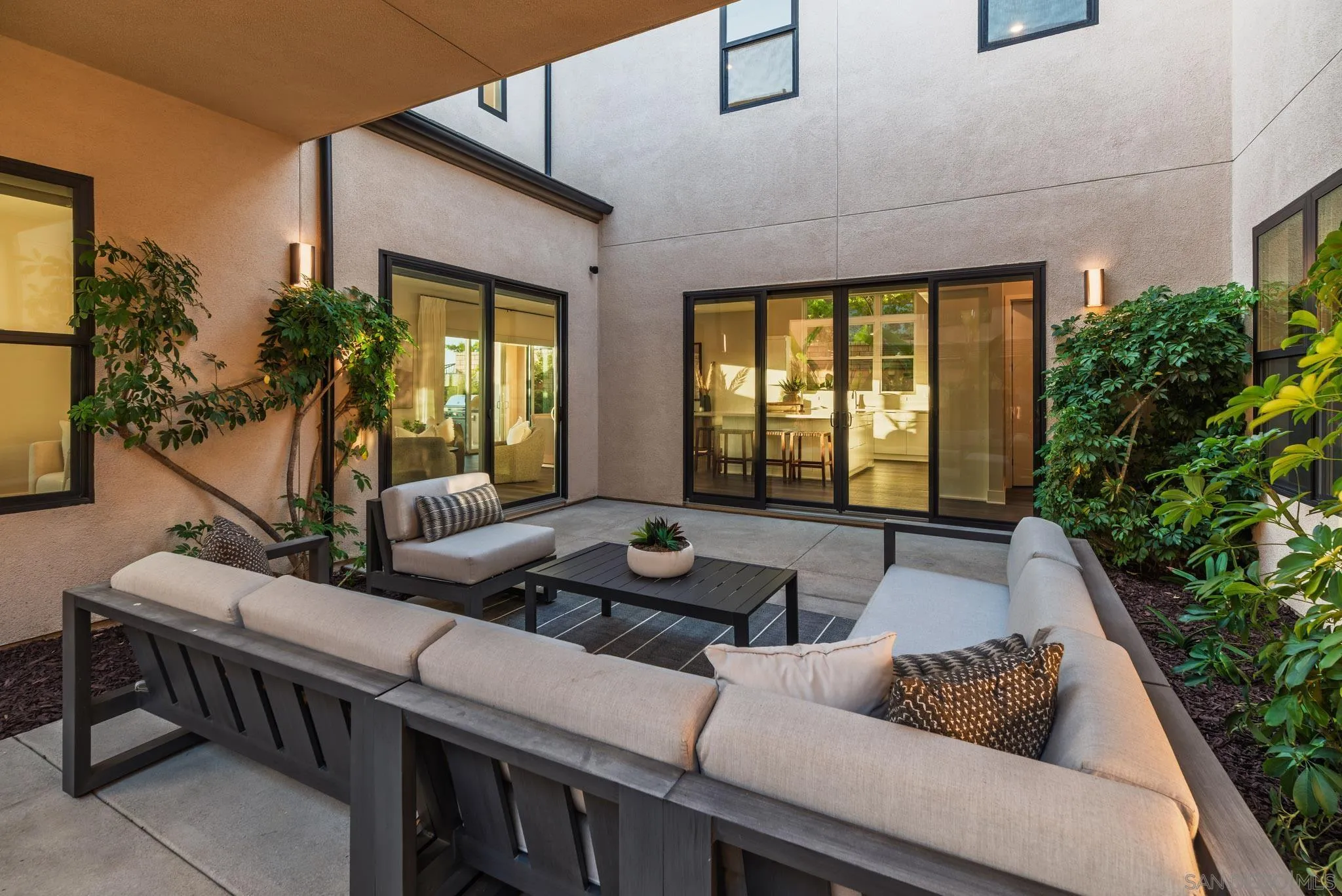 13722 Canyon Loop Trl