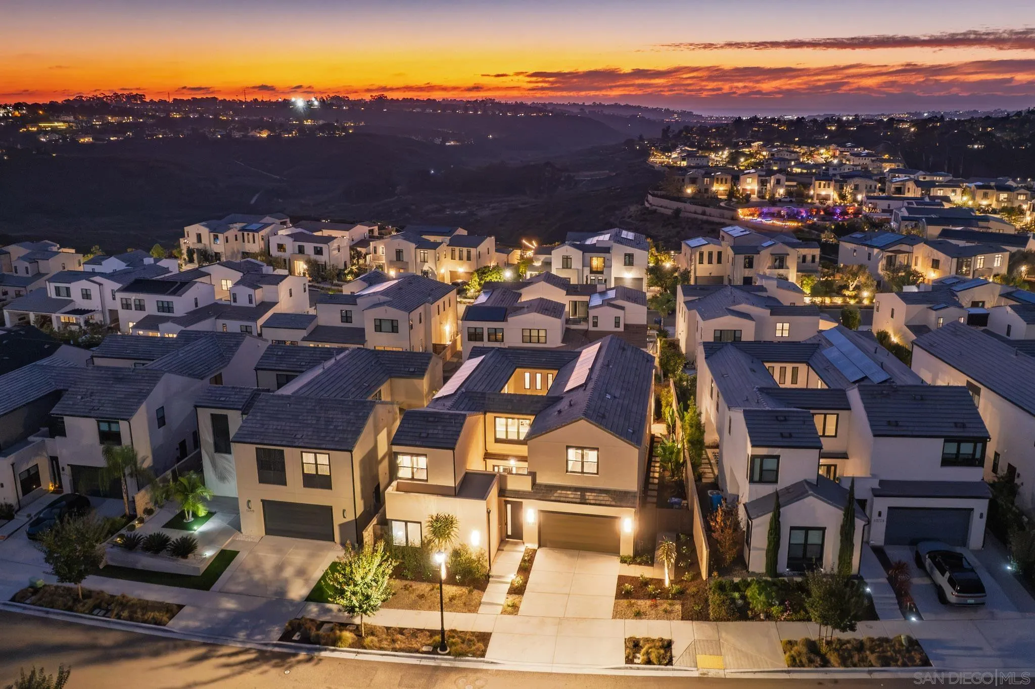 13722 Canyon Loop Trl